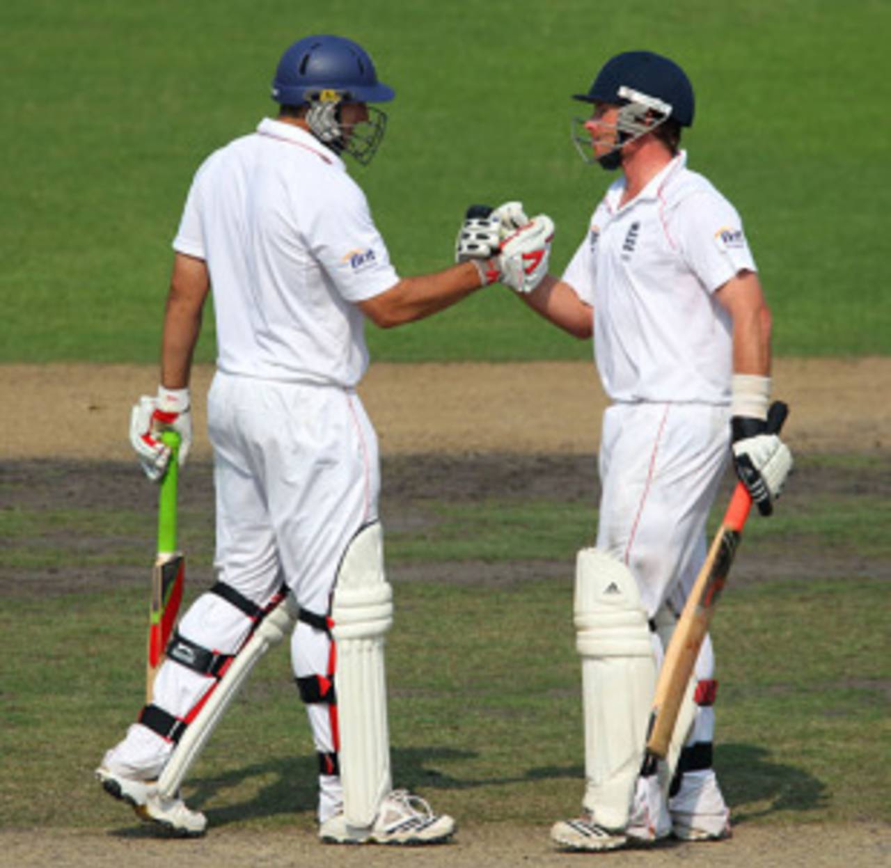 Ian Bell and Tim Bresnan shared a 143-run stand that edged England to a first-innings lead, Bangladesh v England, 2nd Test, Dhaka, 3rd day, March 22, 2010