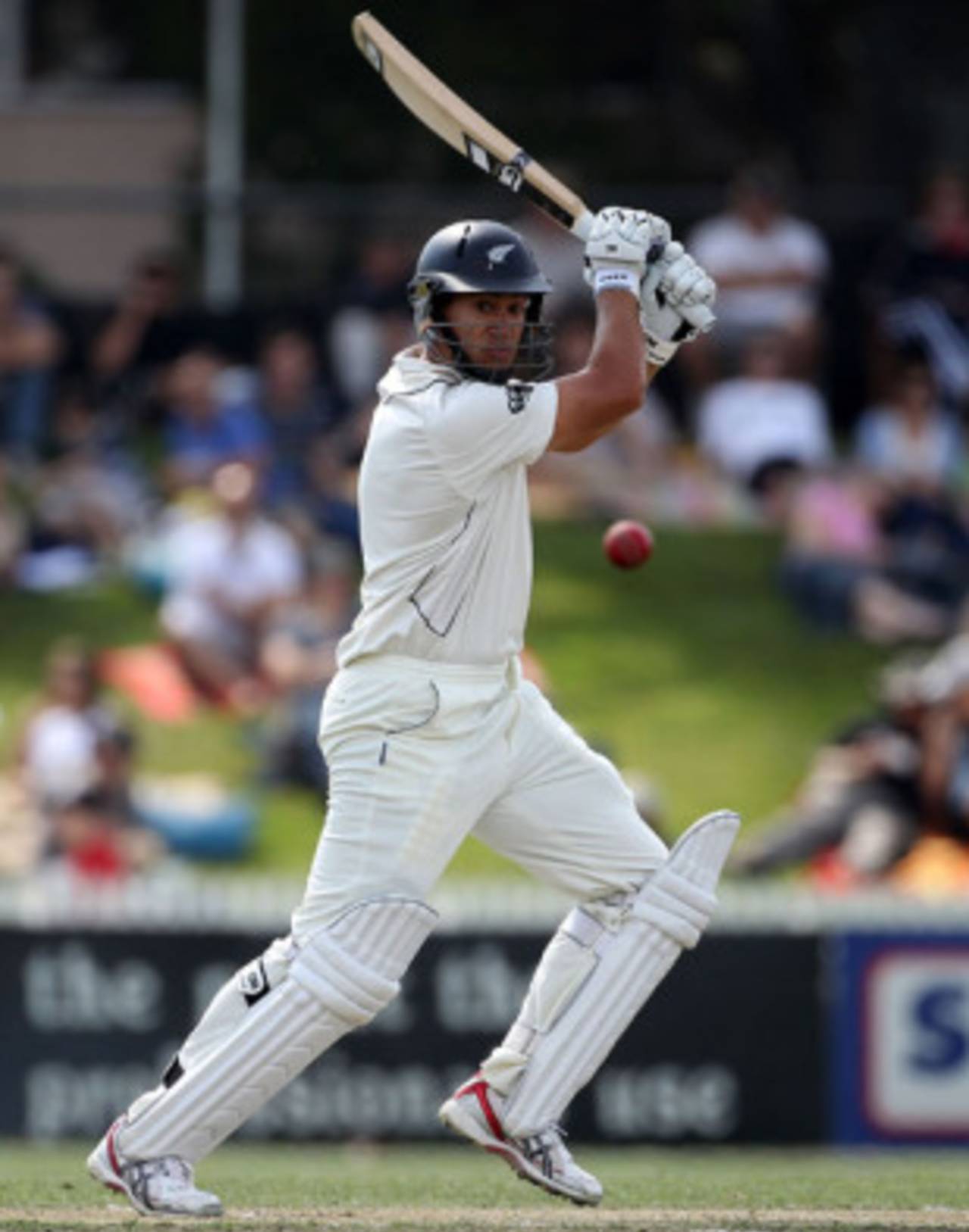 Ross Taylor: "If you'd seen me at the training nets this morning I couldn't hit the ball off the square"&nbsp;&nbsp;&bull;&nbsp;&nbsp;Getty Images