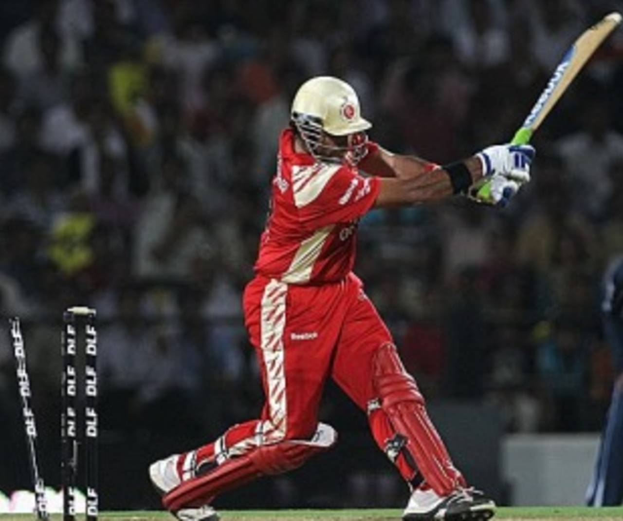 Robin Uthappa is bowled by Harmeet Singh, Deccan Chargers v Royal Challengers Bangalore, IPL, Nagpur, April 12, 2010
