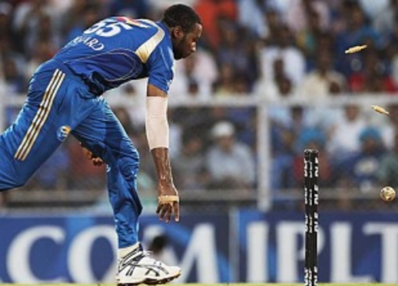 Kieron Pollard adds to Delhi's woes between the wickets&nbsp;&nbsp;&bull;&nbsp;&nbsp;Indian Premier League