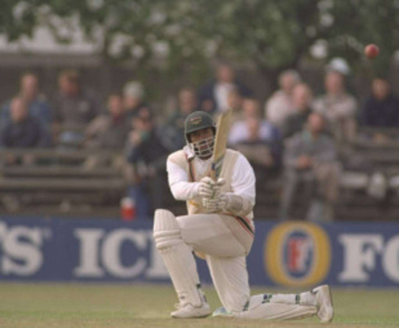 Phil Simmons sweeps, Leicestershire v Middlesex, Leicester, 22 September 1996
