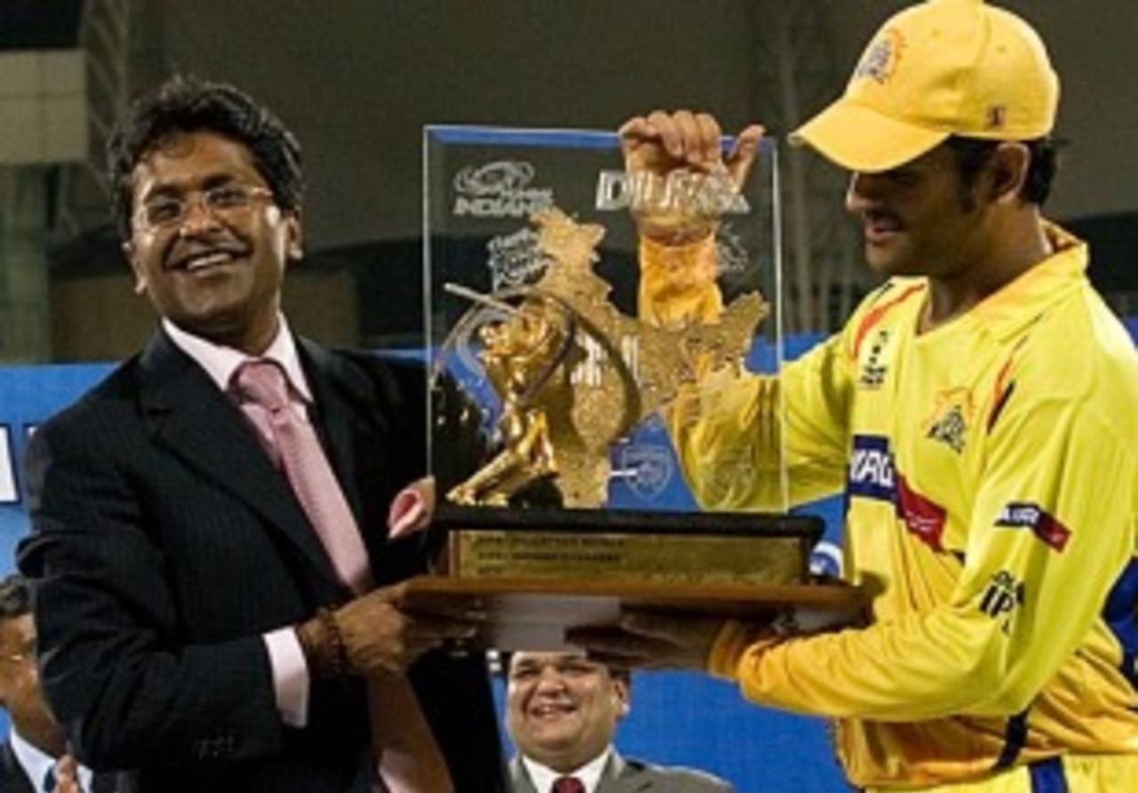 Lalit Modi presents the IPL trophy to MS Dhoni, Chennai Super Kings v Mumbai Indians, IPL final, DY Patil Stadium, April 25, 2010