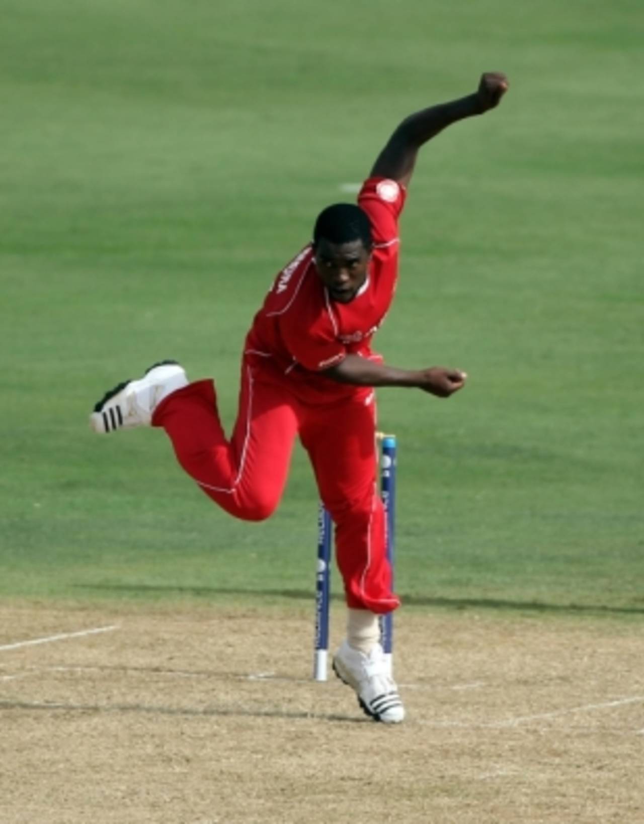 Two run-outs in Elton Chigumbura's final over helped Zimbabwe snatch a one-run win over Australia&nbsp;&nbsp;&bull;&nbsp;&nbsp;Getty Images