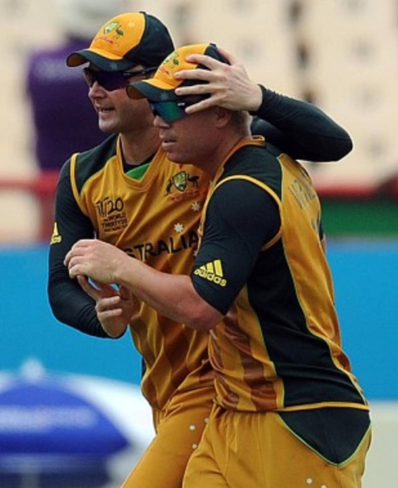 Michael Clarke and David Warner celebrate a wicket, Australia v Pakistan, 2nd semi-final, ICC World Twenty20, St Lucia, May 14, 2010
