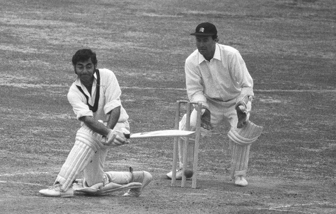 Farokh Engineer sweeps, Middlesex v Lancashire, Lord's, 3rd day, August 27, 1976