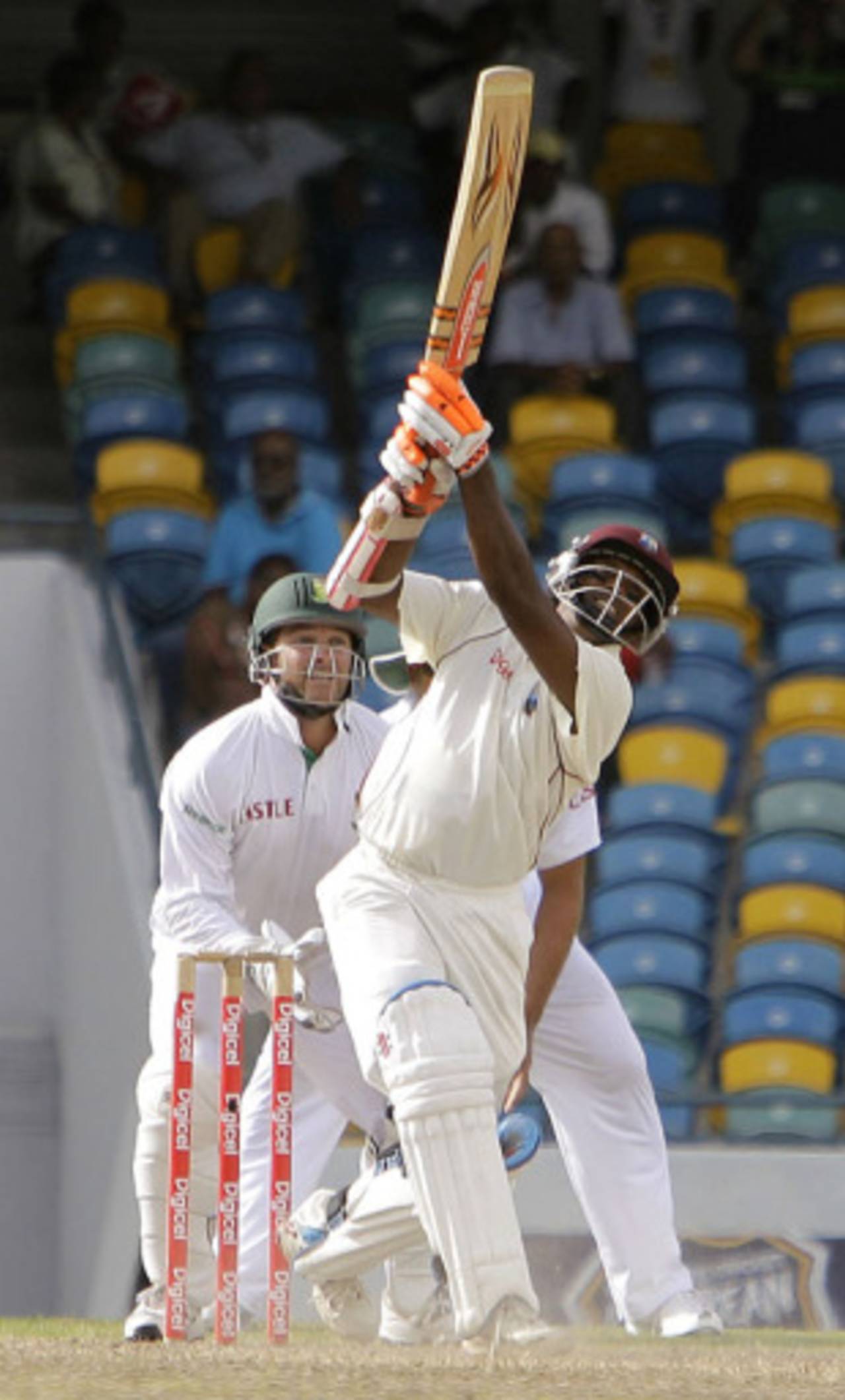 Shivnarine Chanderpaul: "If we get a lead over 100, anything is possible on that pitch"&nbsp;&nbsp;&bull;&nbsp;&nbsp;Associated Press