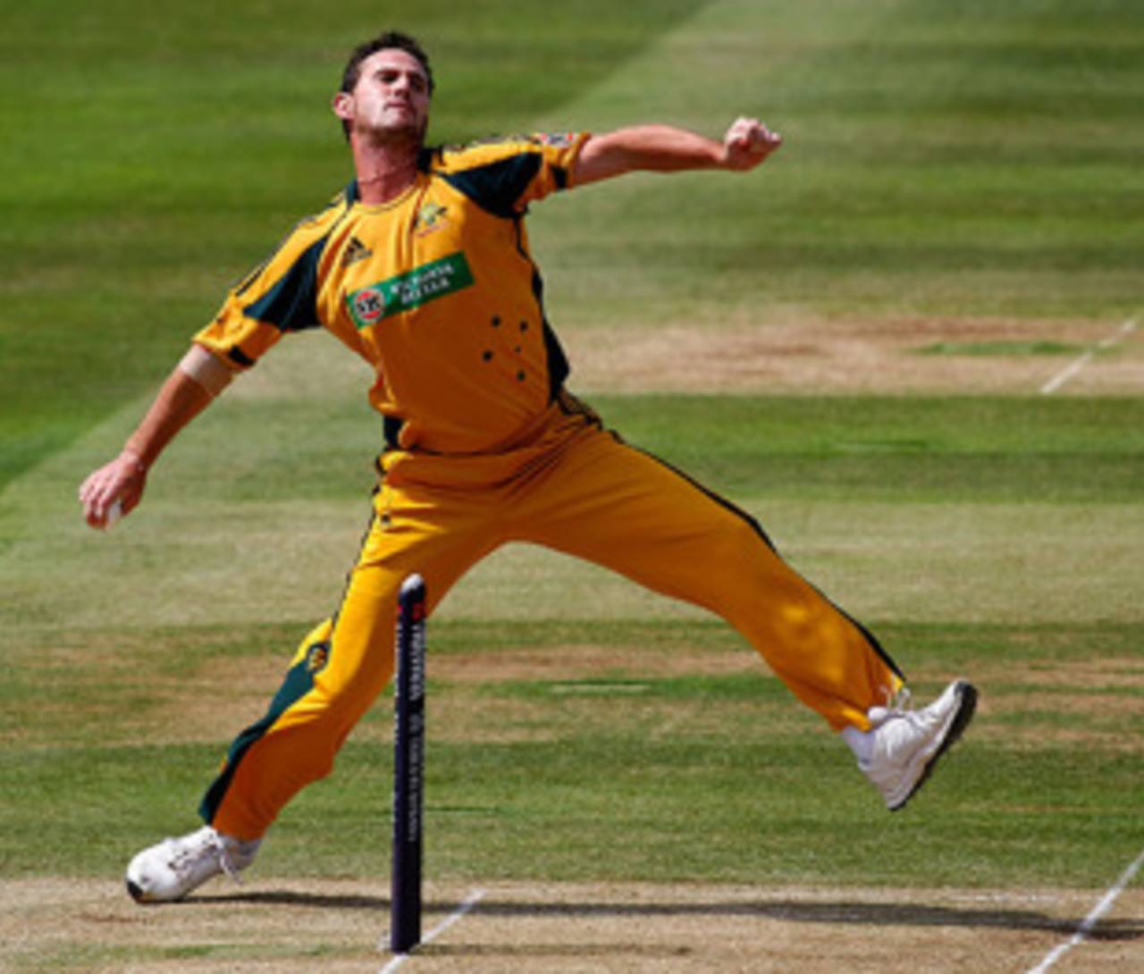 Will Shaun Tait's ferocious pace inspire Shoaib Akhtar to get back to his fiery best?&nbsp;&nbsp;&bull;&nbsp;&nbsp;Getty Images
