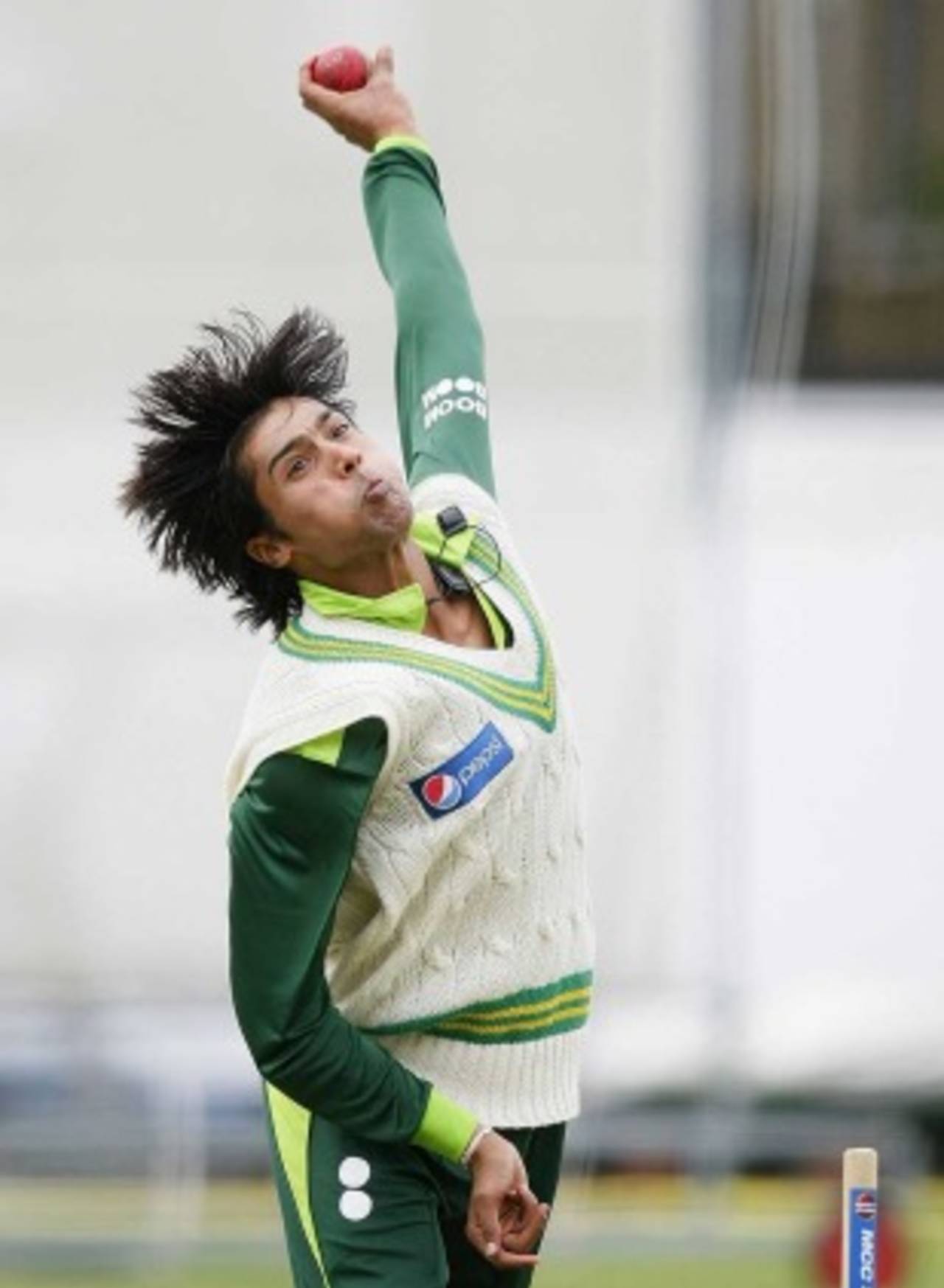 Despite his inexperience, Mohammad Aamer finds himself as Pakistan's main strike bowler with only 10 Tests under his belt&nbsp;&nbsp;&bull;&nbsp;&nbsp;Getty Images