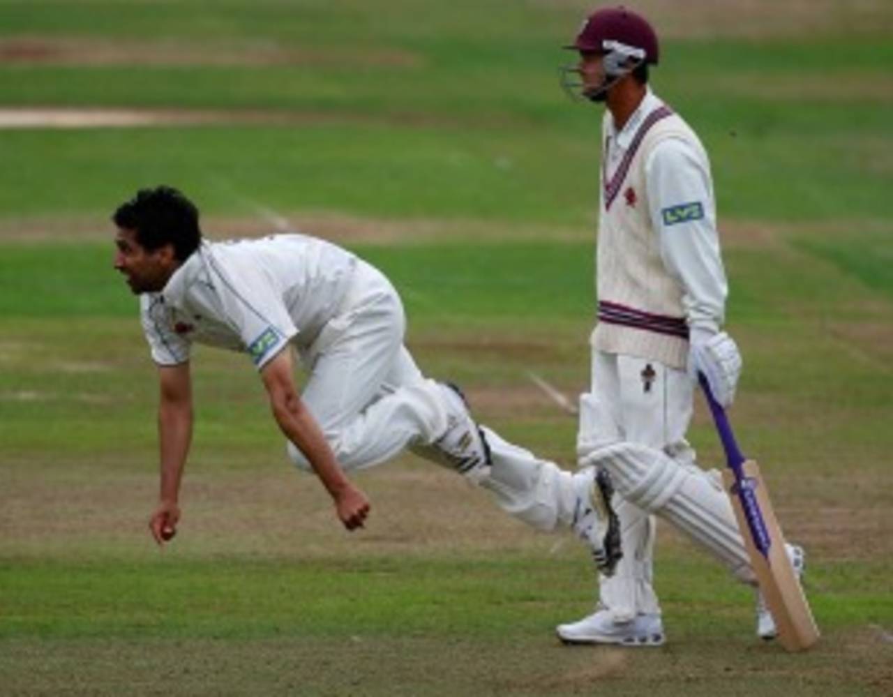 Amjad Khan picked up two wickets during Somerset's collapse, Somerset v Kent, County Championship Division One, Taunton, July 20, 2010