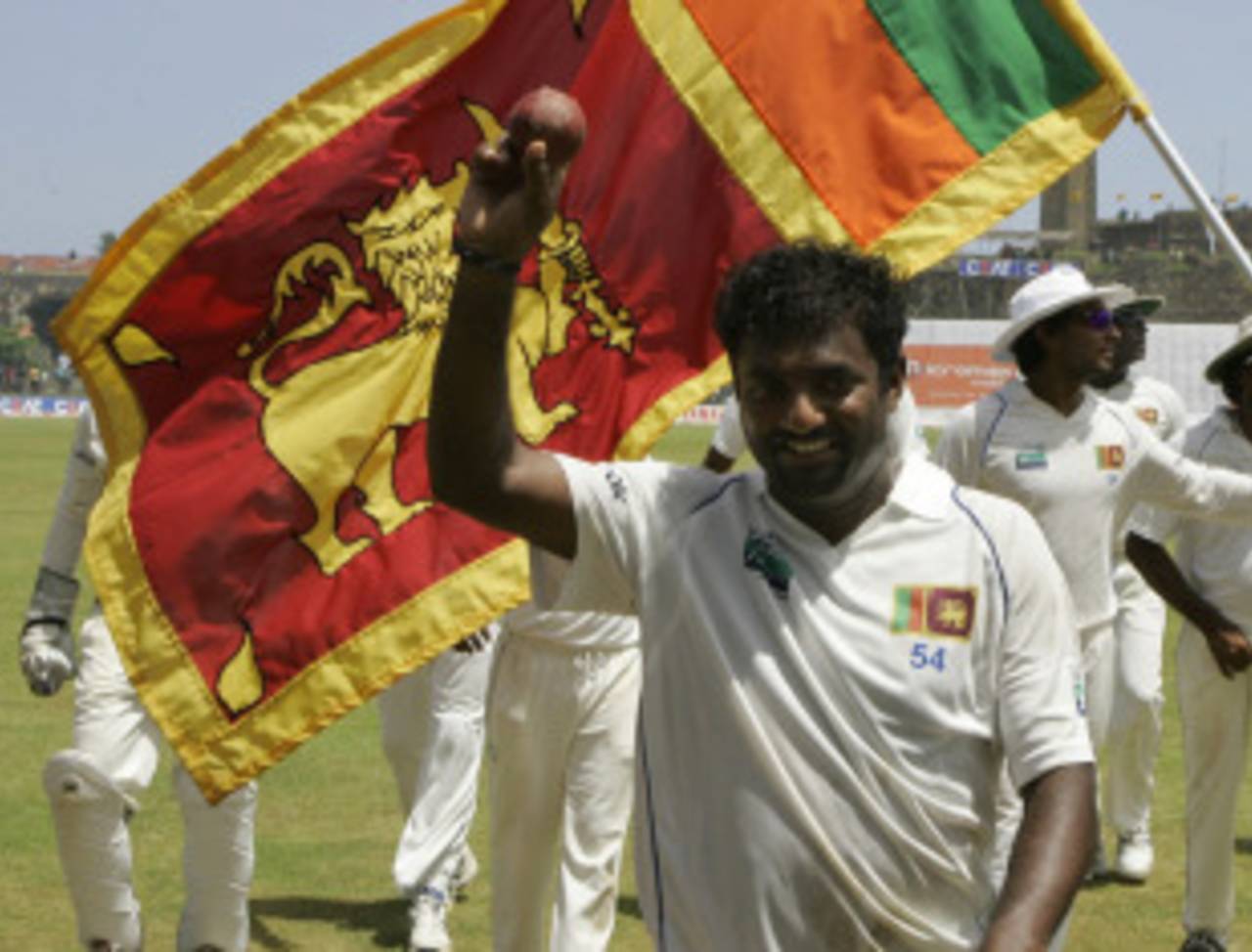 Muttiah Muralitharan acknowledges his five-wicket haul, Sri Lanka v India, 1st Test, Galle, 4th day, July 21, 2010
