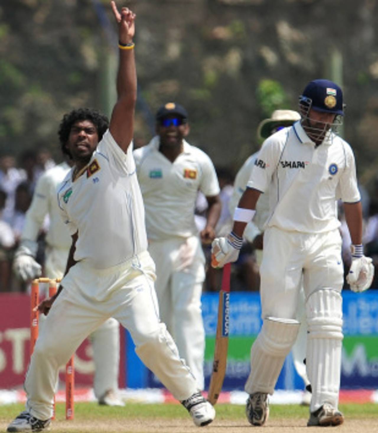 Lasith Malinga picks Gautam Gambhir cheaply for the second time in the match, 1st Test, Galle, 4th day, July 21, 2010