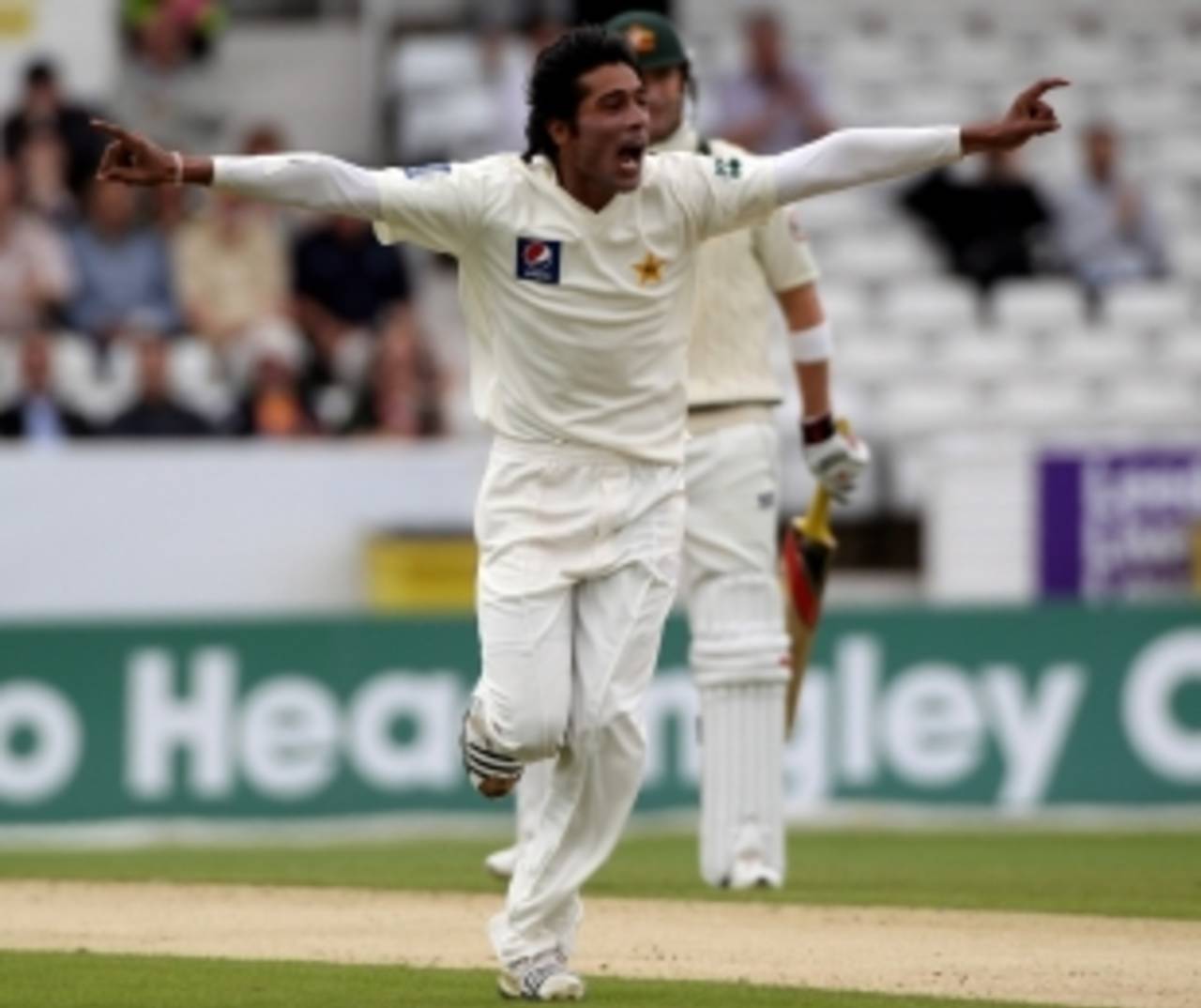 Mohammad Aamer ran through Ricky Ponting on the way to taking 4 for 86&nbsp;&nbsp;&bull;&nbsp;&nbsp;Getty Images