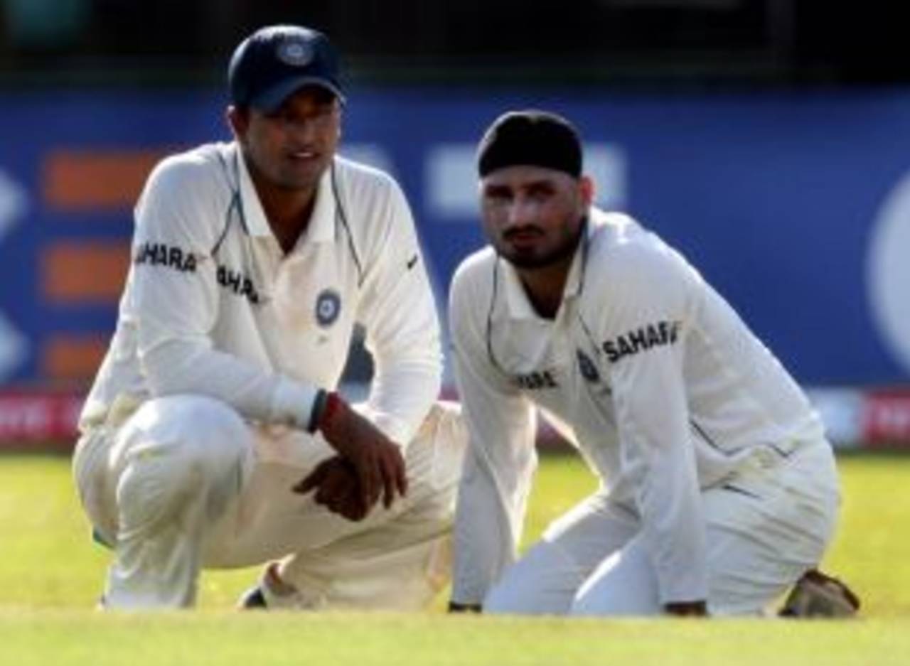 Pragyan Ojha and Harbhajan Singh had a tough day, Sri Lanka v India, 2nd Test, SSC, 1st day, July 26, 2010