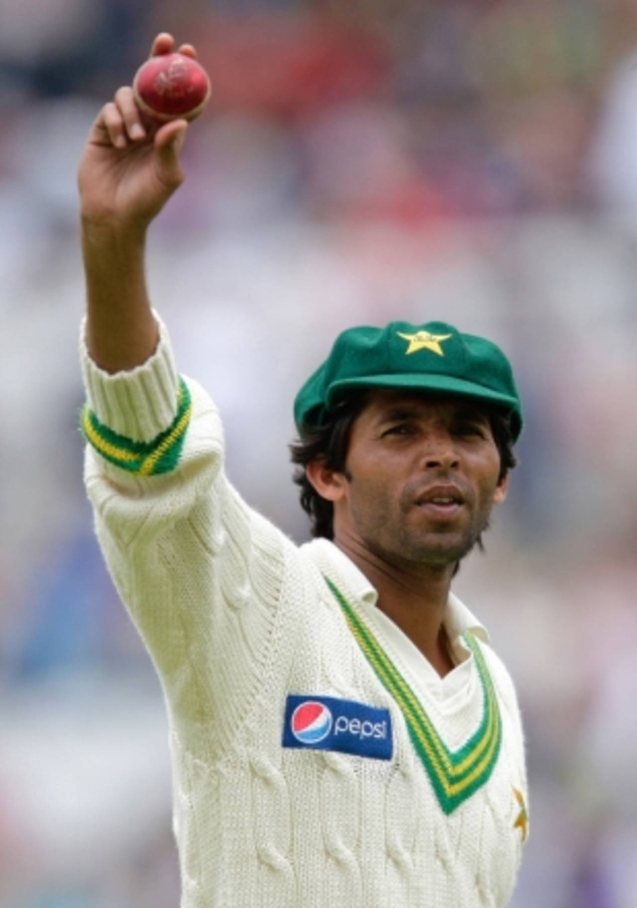 Mohammad Asif celebrates applause after taking his seventh five-wicket haul in Tests, England v Pakistan, 1st Test, Trent Bridge, 2nd day, July 30, 2010