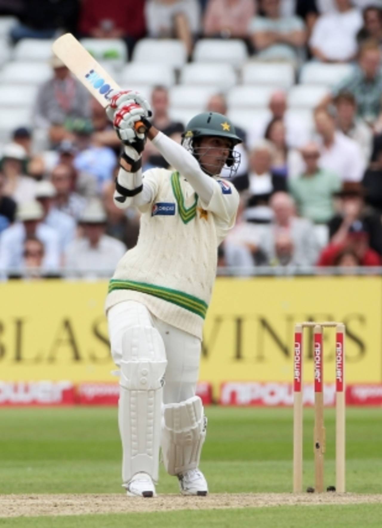 Mohammad Amir stemmed Pakistan's collapse with some stubborn resistance down the order, England v Pakistan, 1st Test, Trent Bridge, 2nd day, July 30, 2010