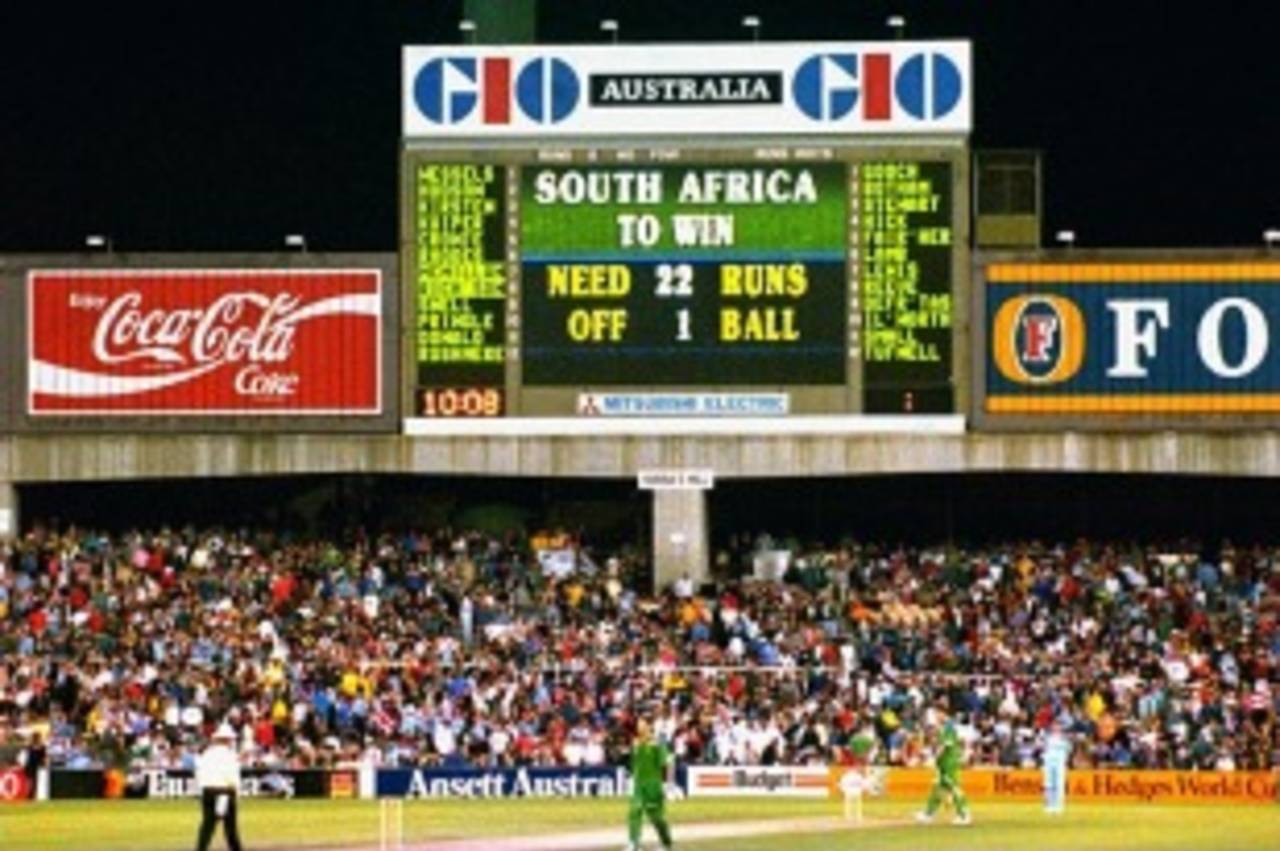 The scoreboard wasn't entirely correct, but that didn't make South Africa's task any less impossible&nbsp;&nbsp;&bull;&nbsp;&nbsp;Getty Images