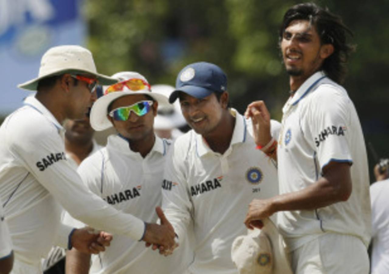 Pragyan Ojha picked four wickets as Sri Lanka were dismissed for 425, Sri Lanka v India, 3rd Test, P Sara Oval, 2nd day, August 4, 2010
