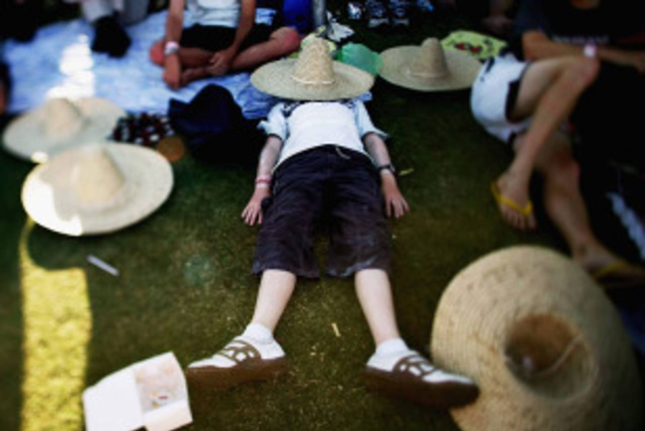 An Australian fan sleeps in the shade, Australia v England, 3rd Test, Perth, 1st day, December 14, 2006