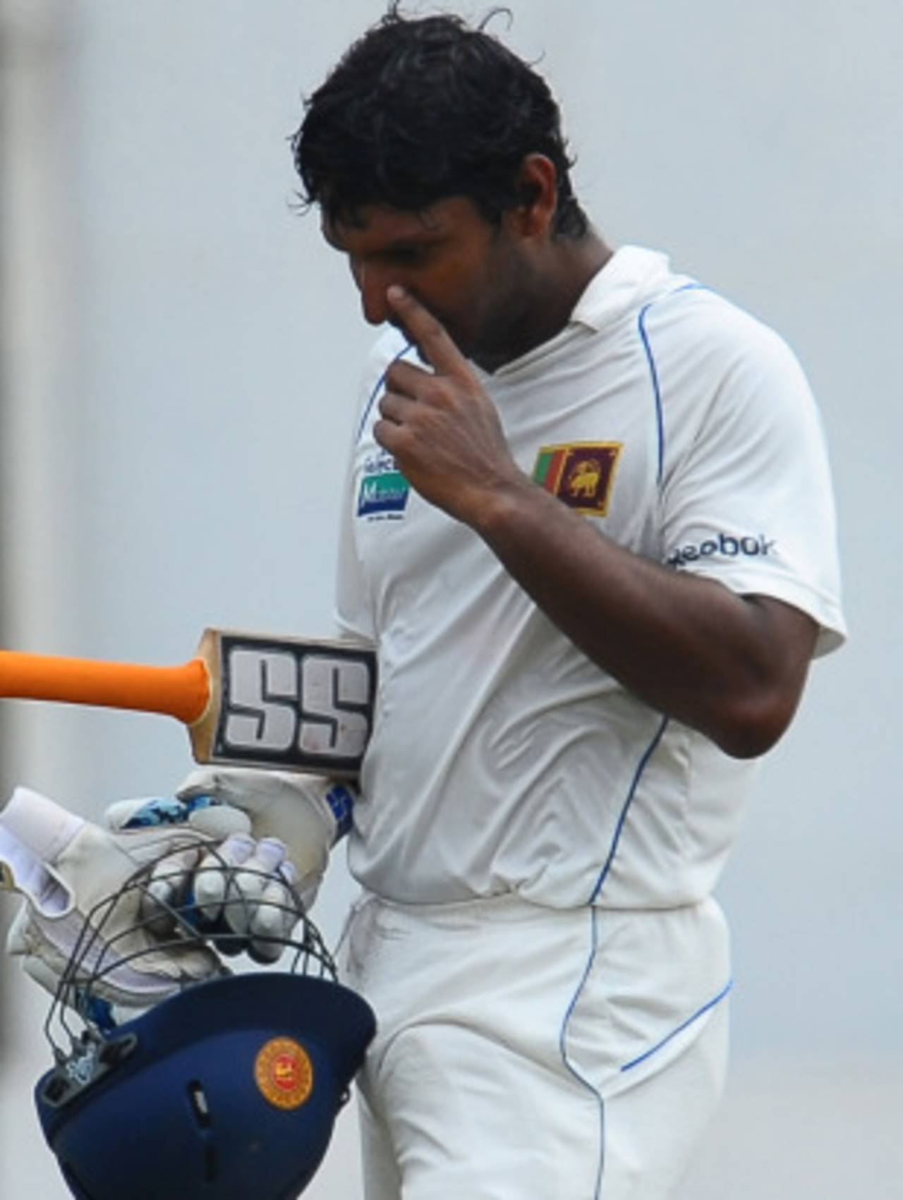 Kumar Sangakkara fell for 28 on the fourth morning as Sri Lanka collapsed to 87 for 7 before recovering to score 267&nbsp;&nbsp;&bull;&nbsp;&nbsp;AFP