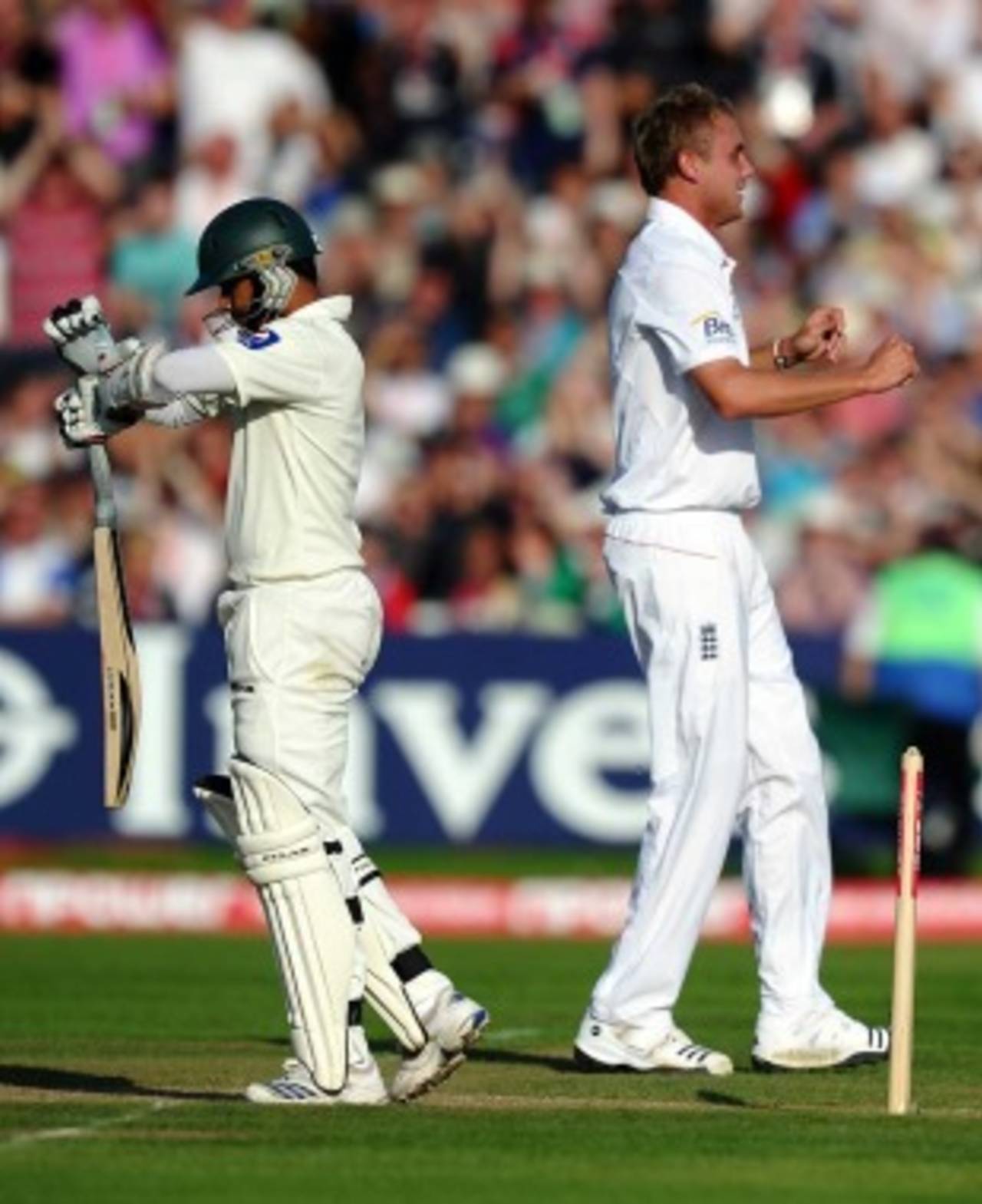 Azhar Ali asks for a review and was saved by the replays, England v Pakistan, 2nd Test, Edgbaston, August 7, 2010