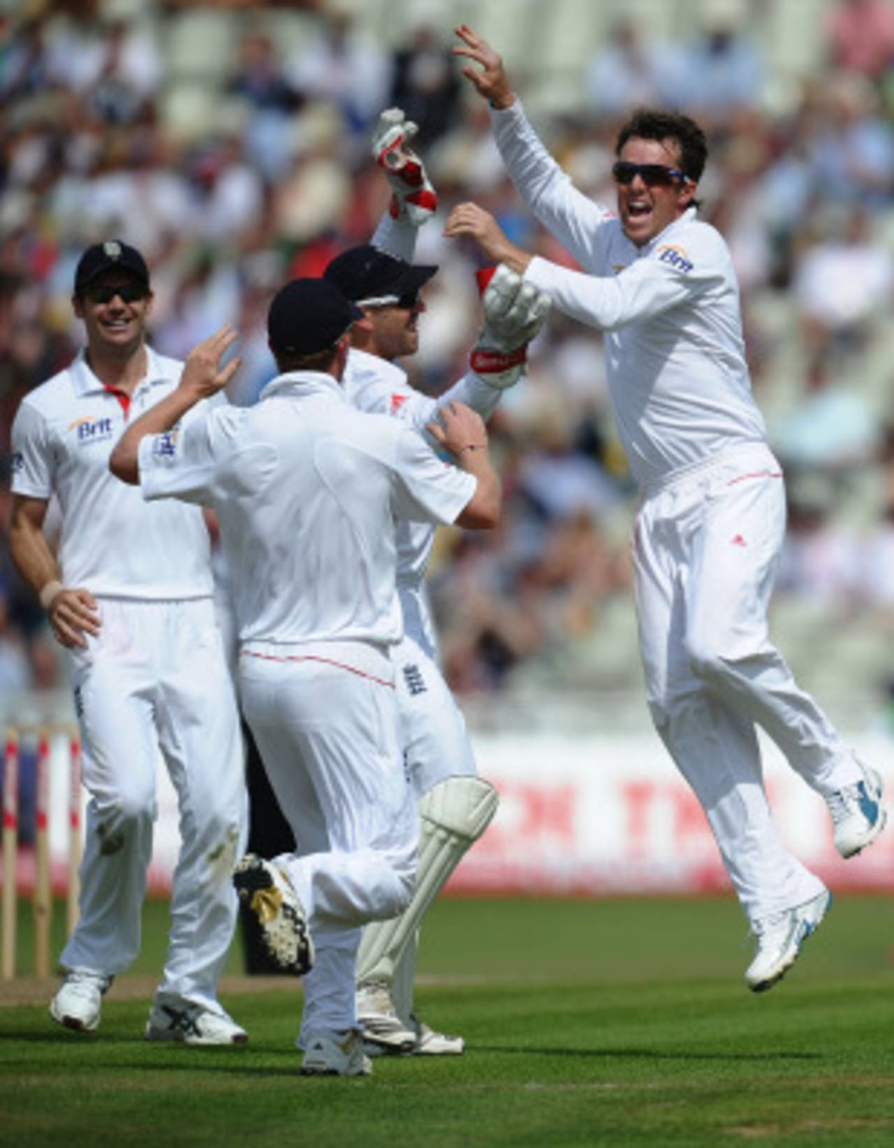 Graeme Swann took three wickets on the third morning to leave Pakistan reeling, England v Pakistan, 2nd Test, Edgbaston, August 8, 2010