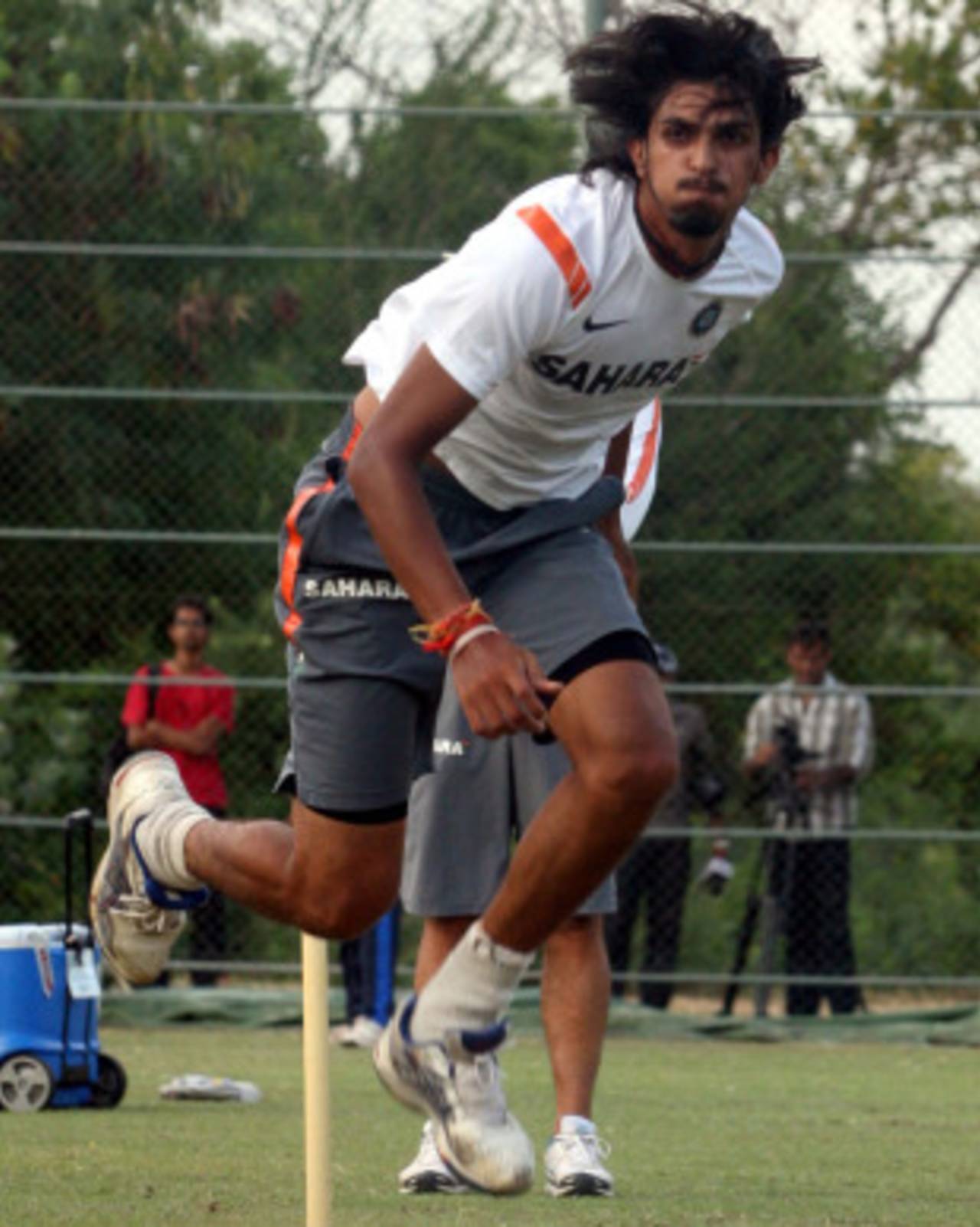 Ishant Sharma bowled during practice despite a dodgy ankle, Dambulla, August 12, 2010