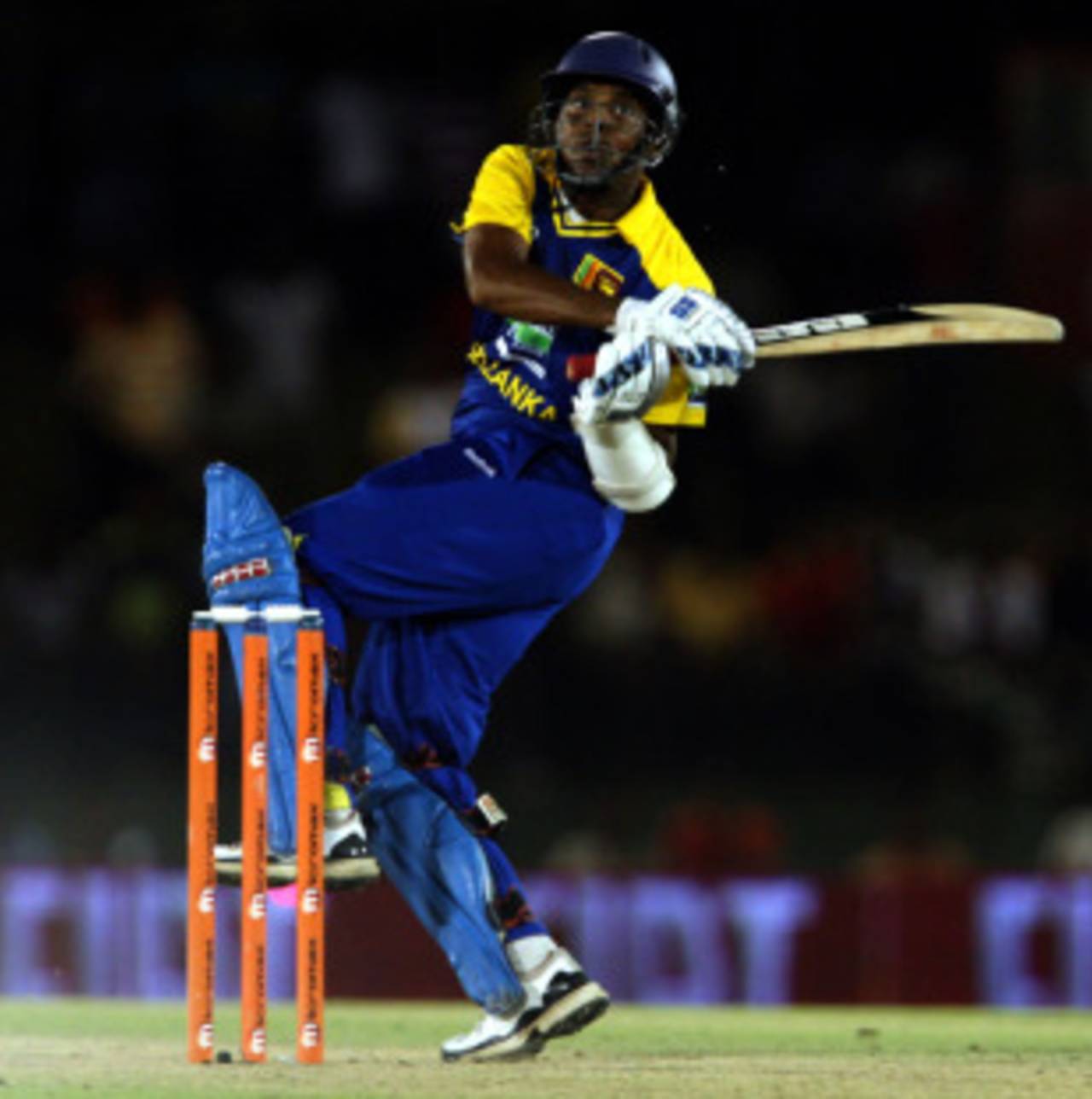 Thilan Samaraweera brings out the pull shot, Sri Lanka v New Zealand, tri-series, 2nd ODI, Dambulla, August 13, 2010