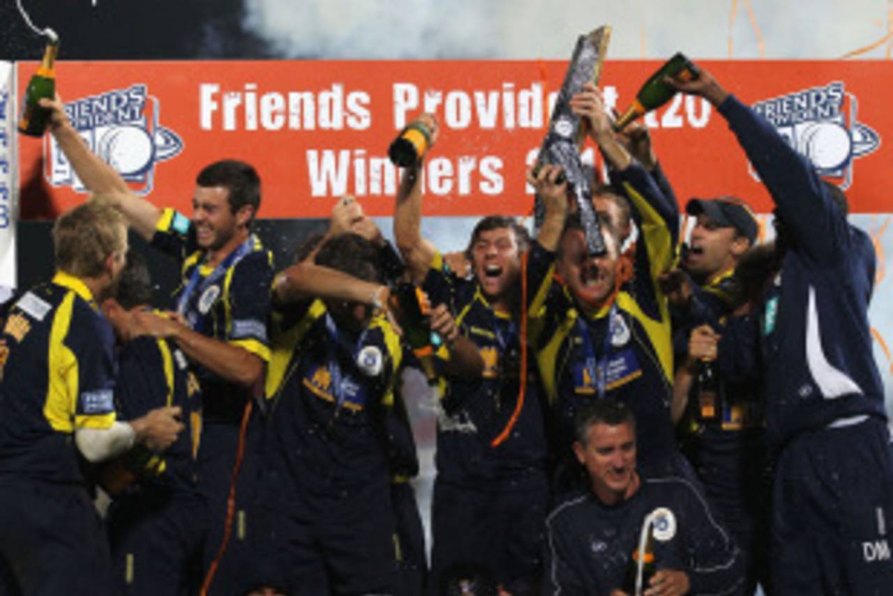 Hampshire celebrate after being named Friends Provident t20 champions , Hampshire v Somerset, FP t20 Final, Rose Bowl, August 14 2010