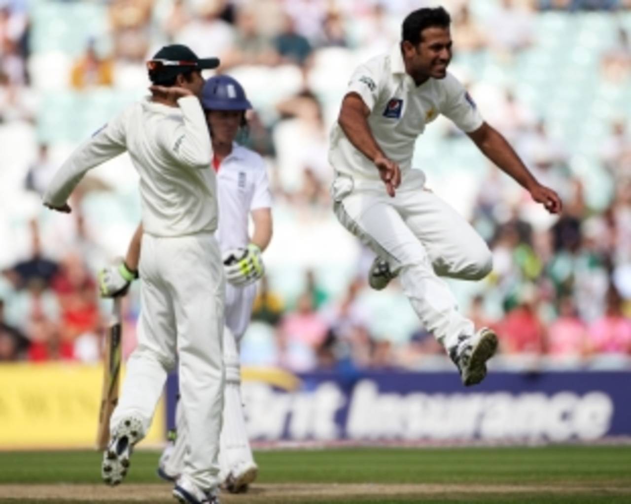 Wahab Riaz celebrates dismissing Eoin Morgan for his fourth wicket on debut, England v Pakistan, 3rd Test, The Oval, August 18, 2010