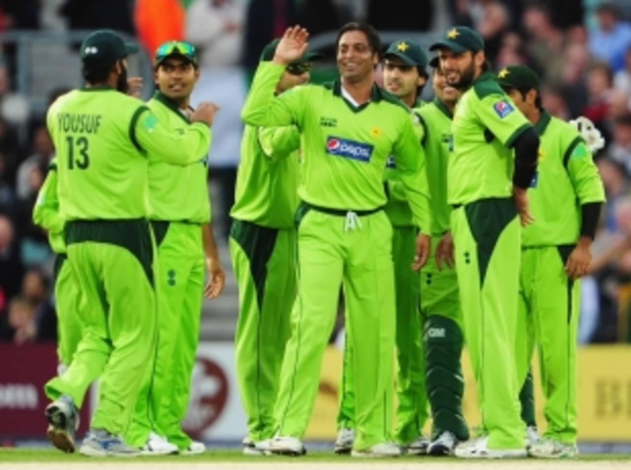 Shoaib Akhtar is congratulated after removing Jonathan Trott, England v Pakistan, 3rd ODI, The Oval, September 17 2010