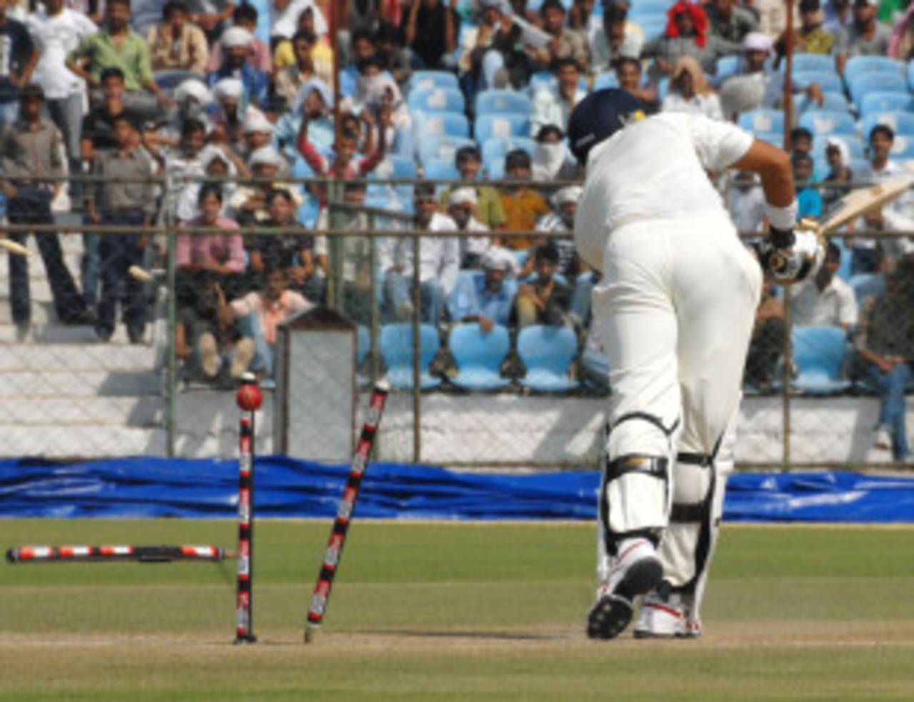 Yuvraj Singh was the only one of the Rest of India top six to fail, Mumbai v Rest of India, Irani Cup, Jaipur, 2nd day, October 2, 2010