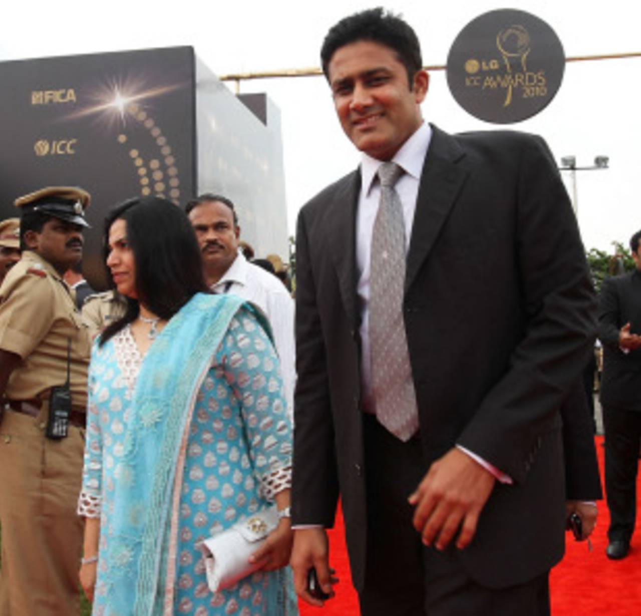 Anil Kumble and his wife arrive for the 2010 ICC Awards in Bangalore, October 6, 2010