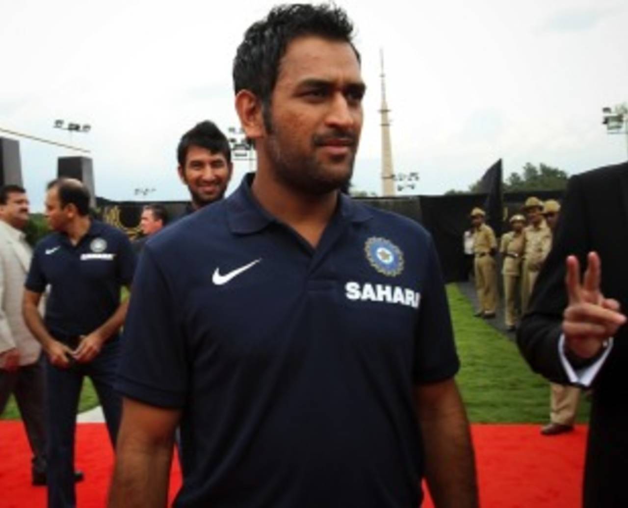 MS Dhoni arrives for the 2010 ICC awards, Bangalore, October 6, 2010
