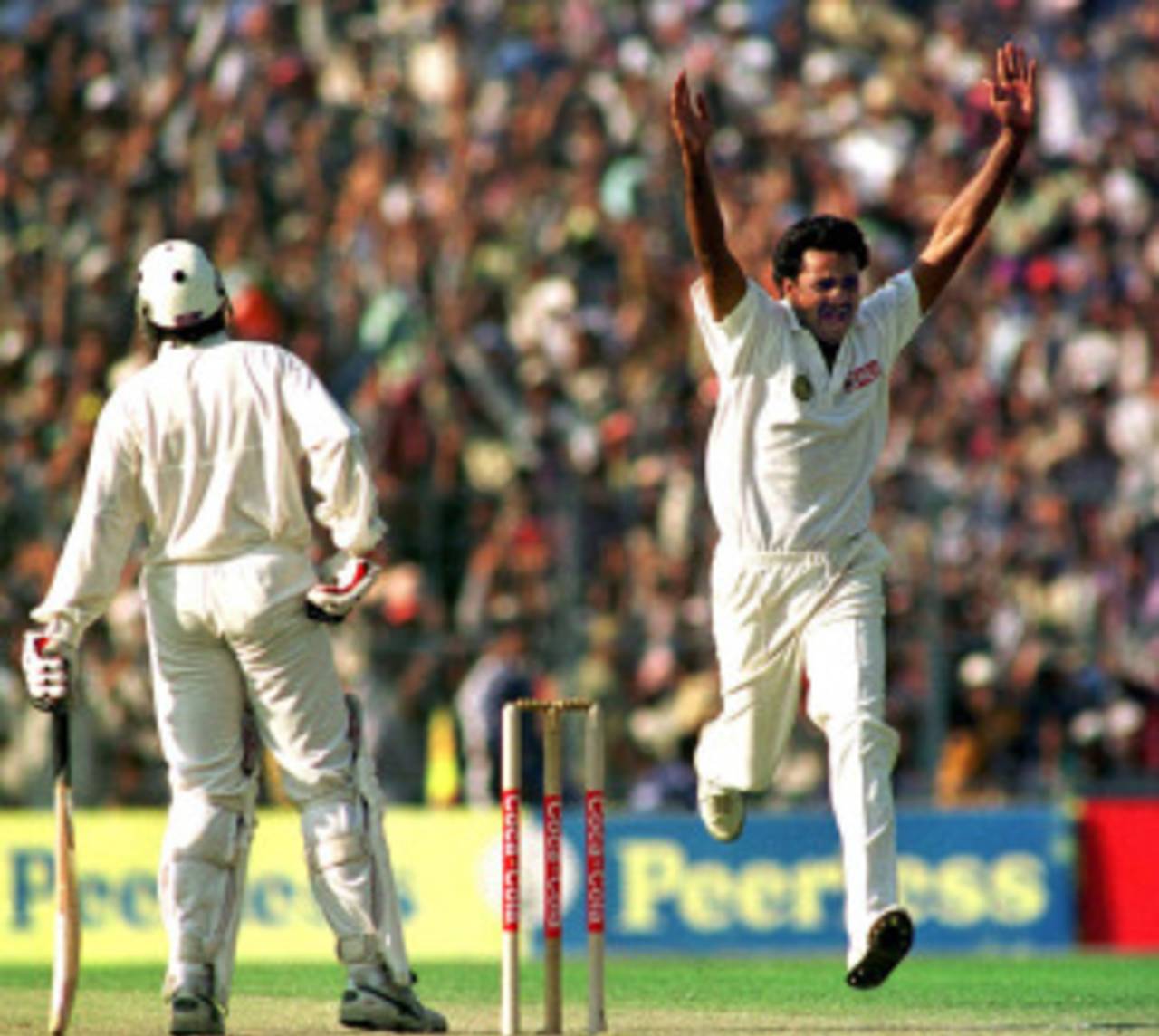 Before the storm: Javagal Srinath celebrates on his way to 8 for 86 in Pakistan's second innings&nbsp;&nbsp;&bull;&nbsp;&nbsp;AFP