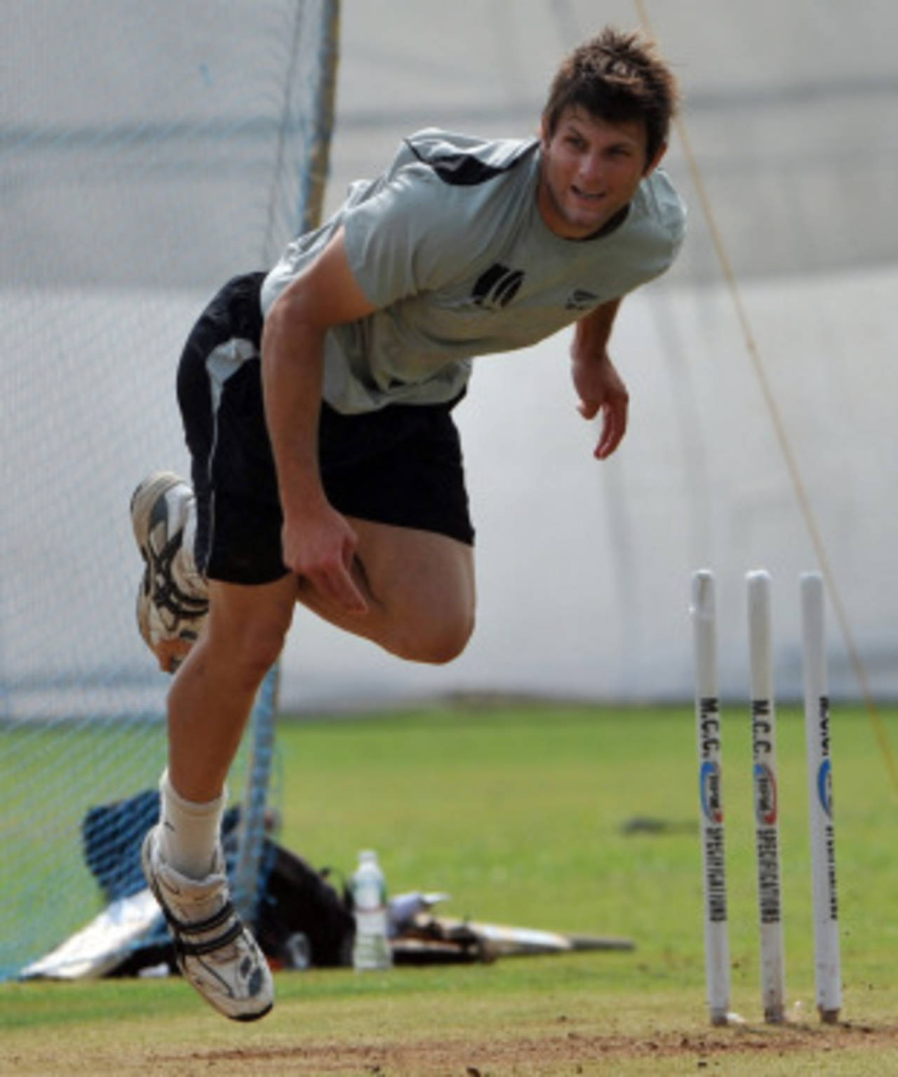 Hamish Bennett sweats it out at a training session, Ahmedabad, November 2, 2010