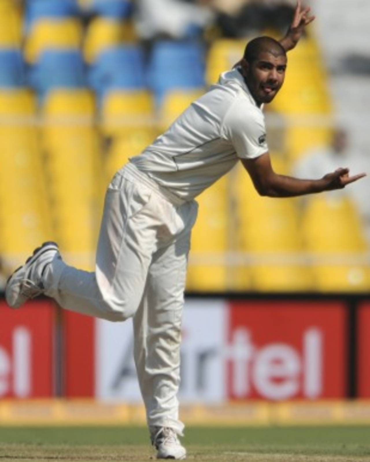 Jeetan Patel stuck to his guns on the second day of the first Test against , and was rewarded with three wickets, including Sachin Tendulkar and VVS Laxman&nbsp;&nbsp;&bull;&nbsp;&nbsp;AFP