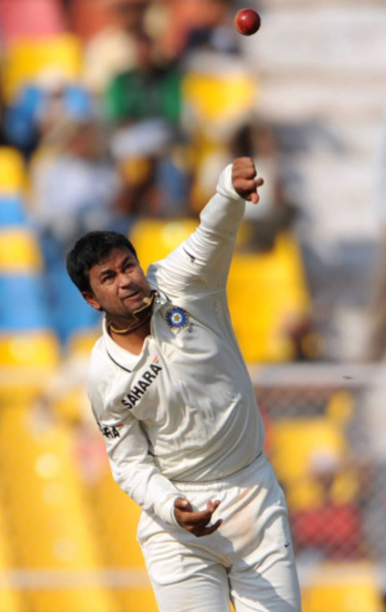 Pragyan Ojha gives the ball some air, India v New Zealand, 1st Test, Ahmedabad, 2nd day, November 5, 2010