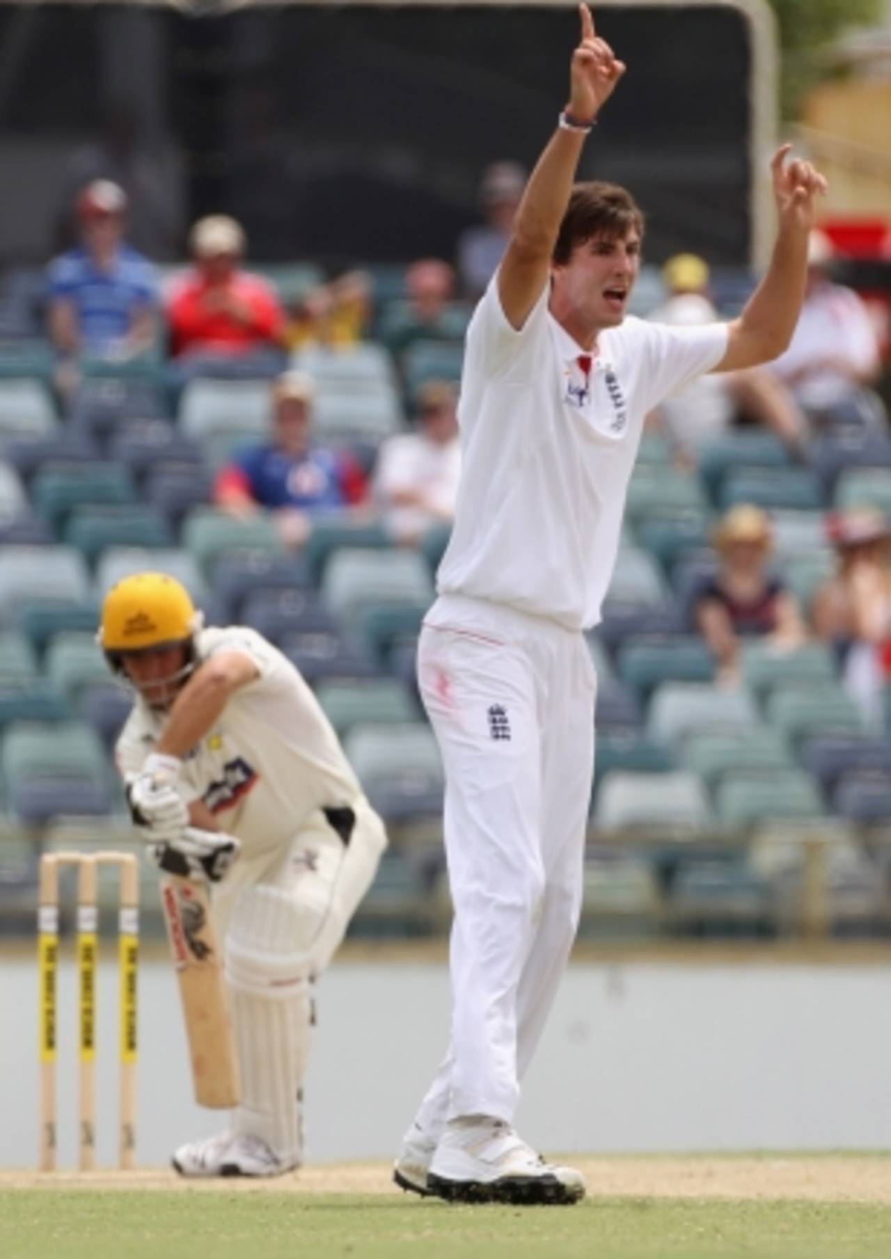 Steven Finn bowled with increasing confidence in Western Australia's second innings&nbsp;&nbsp;&bull;&nbsp;&nbsp;Getty Images