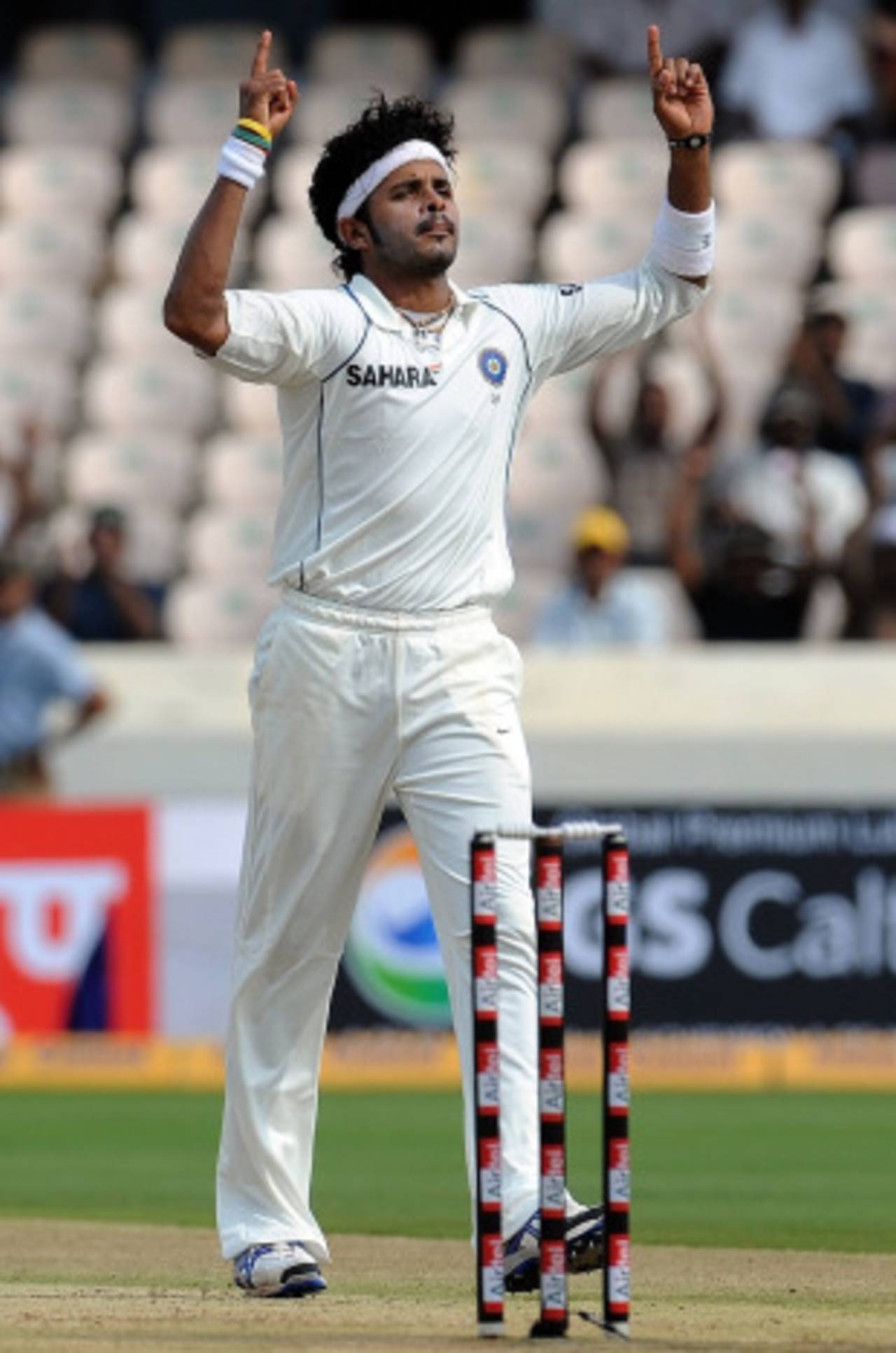 Sreesanth posed a lot of problems with sideways movement, India v New Zealand, 2nd Test, Hyderaabad, 1st day, November 12, 2010