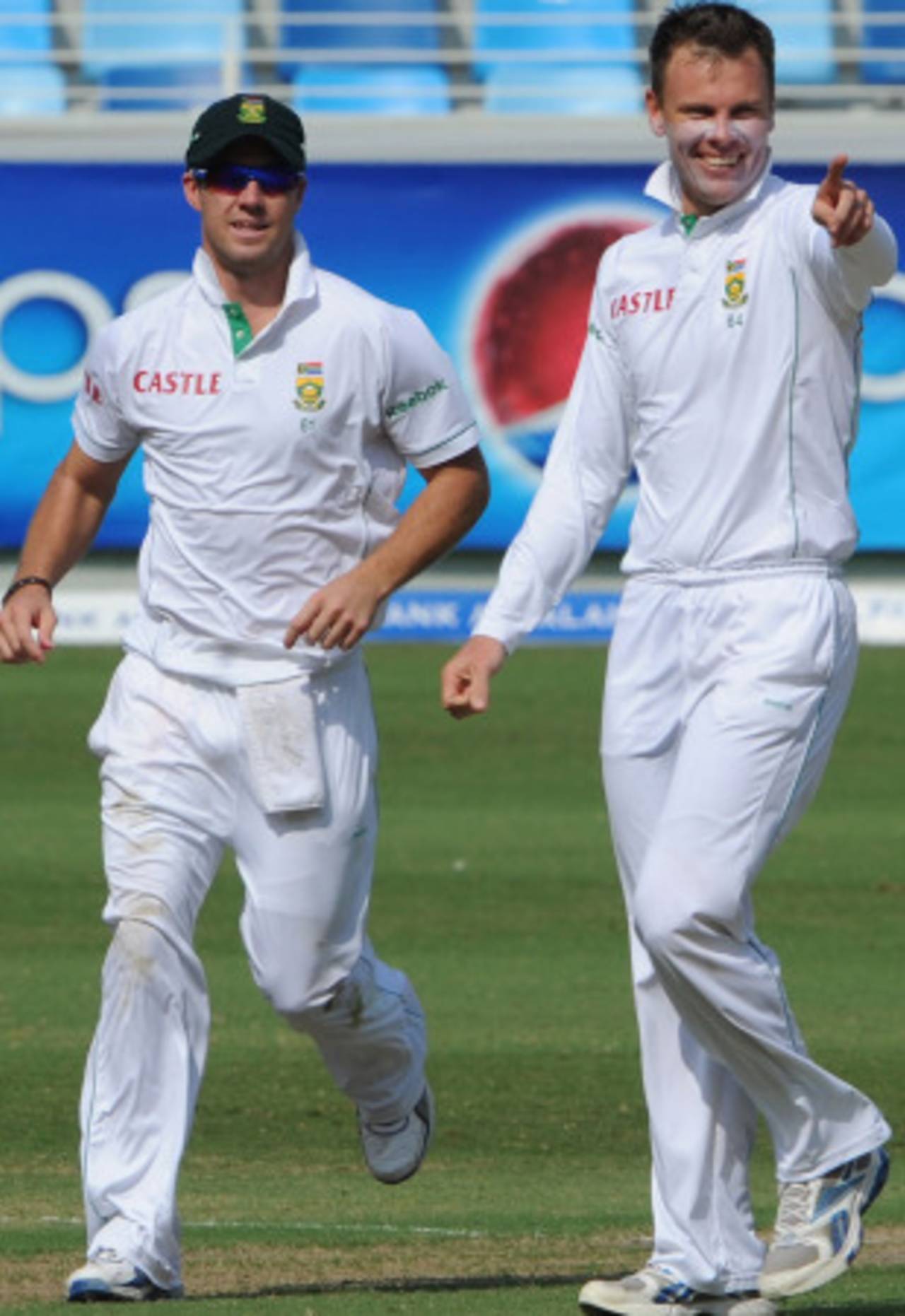 Johan Botha is pleased after getting rid of Younis Khan, Pakistan v South Africa, 1st Test, Dubai, 3rd day, November 14, 2010