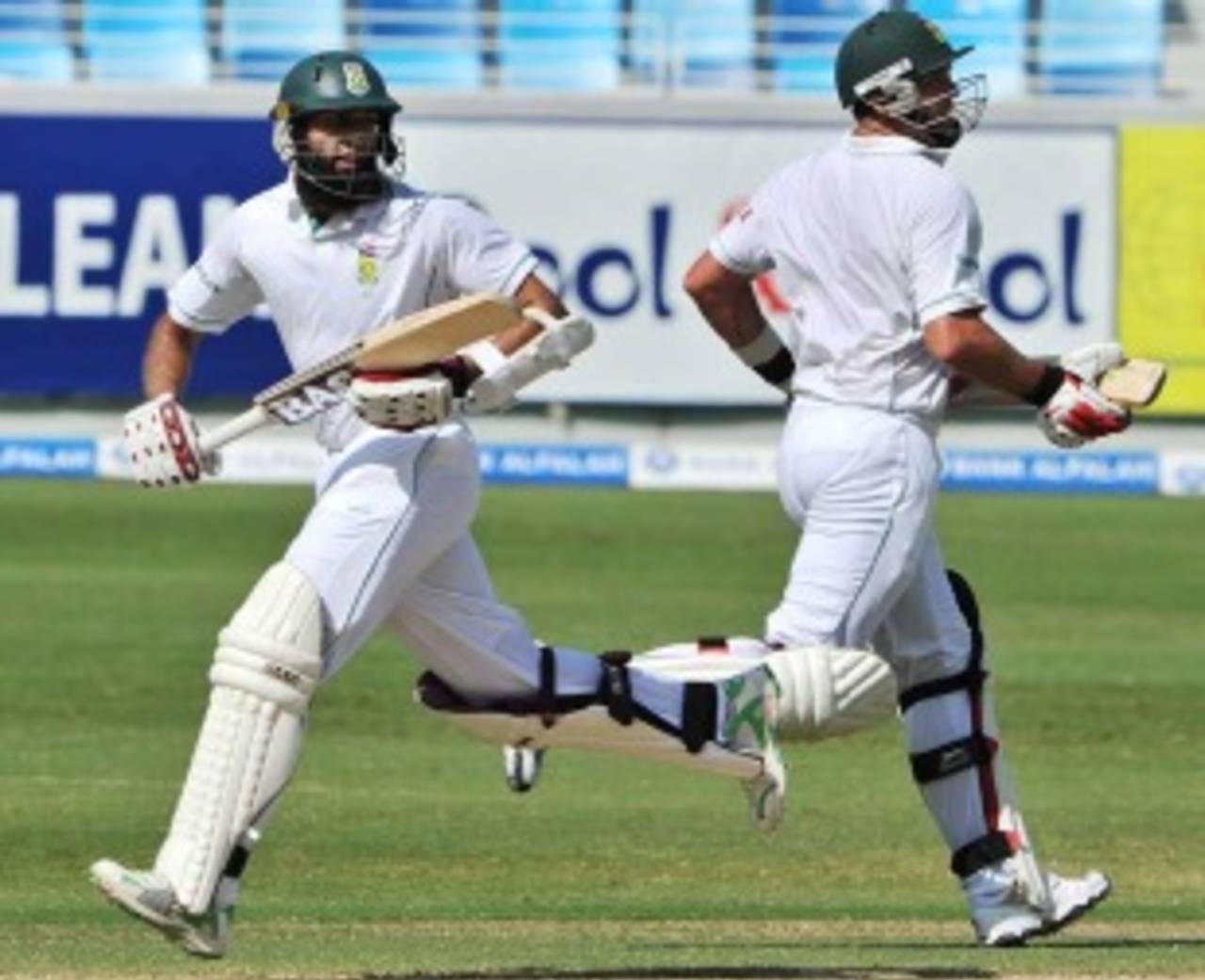 Jacques Kallis and Hashim Amla put together their fourth double hundred partnership on the fourth day at Dubai&nbsp;&nbsp;&bull;&nbsp;&nbsp;AFP