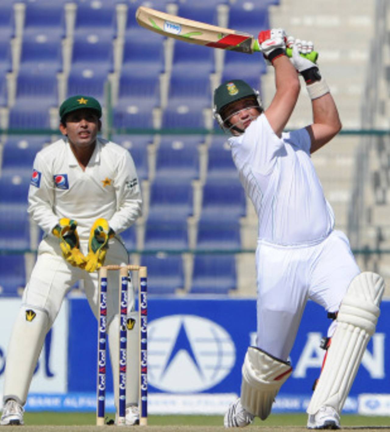 "Any team would have struggled to take 10 wickets out there," said Jacques Kallis&nbsp;&nbsp;&bull;&nbsp;&nbsp;AFP
