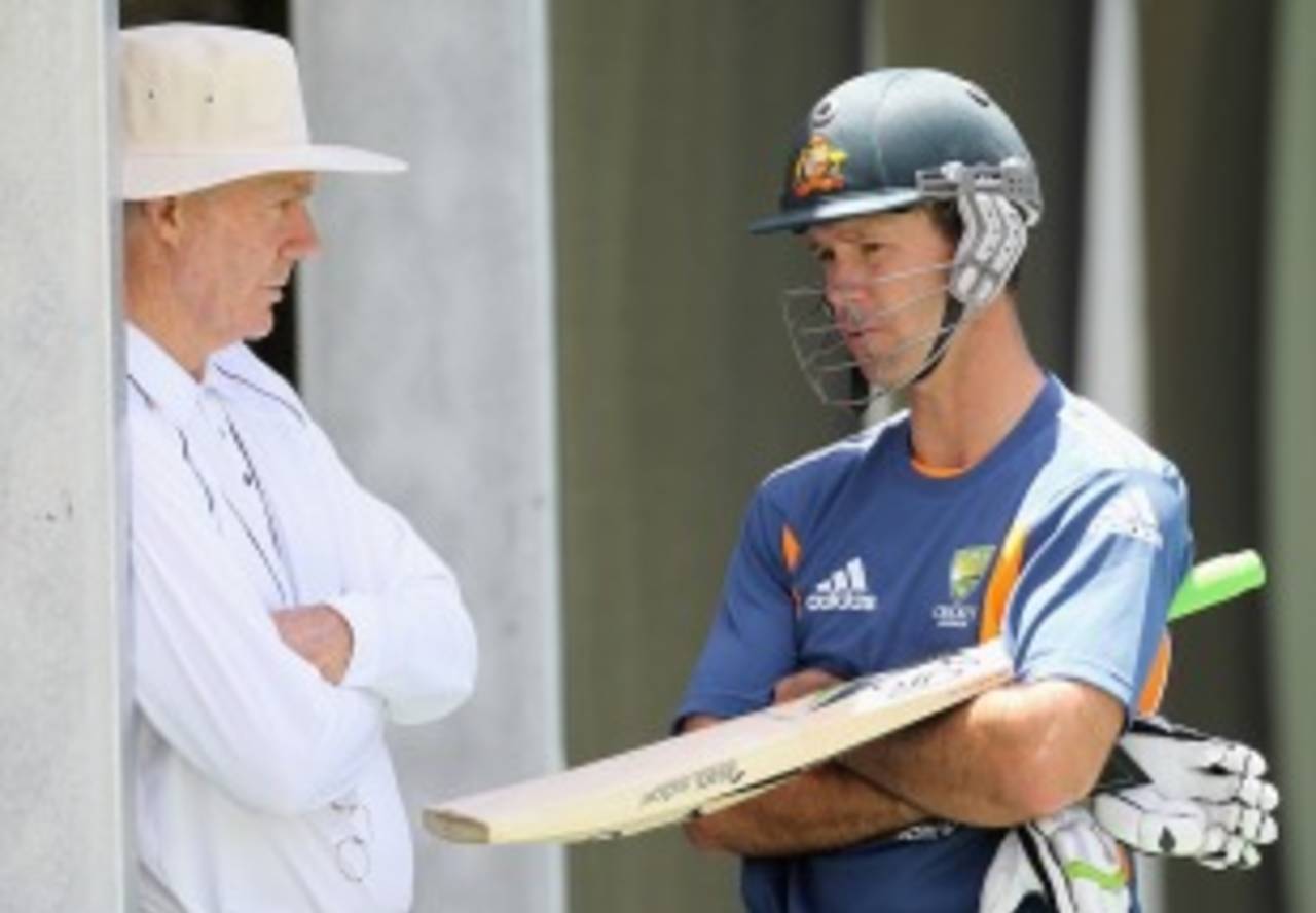 Ricky Ponting has a word with Greg Chappell, Brisbane, November 22, 2010