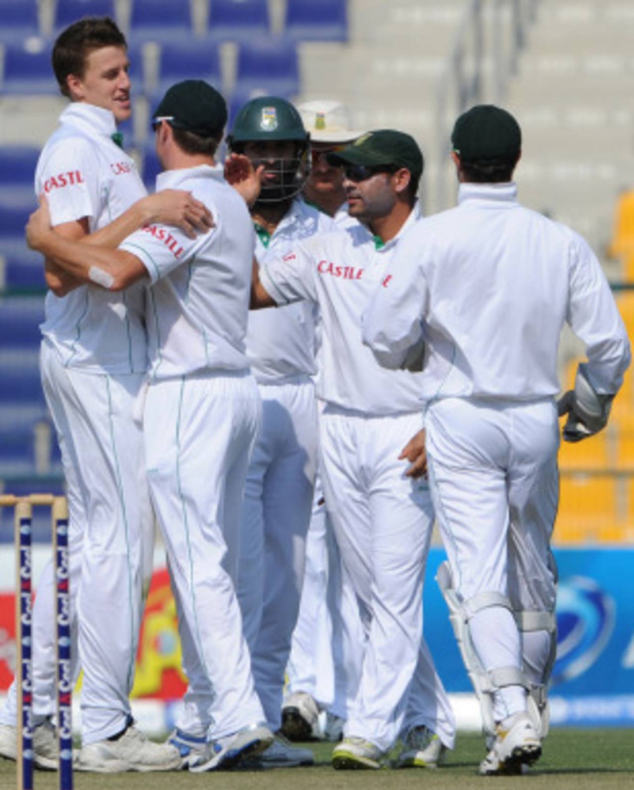 Morne Morkel celebrates the dismissal of Tanvir Ahmed, Pakistan v South Africa, 2nd Test, Abu Dhabi, 4th day, November 23, 2010