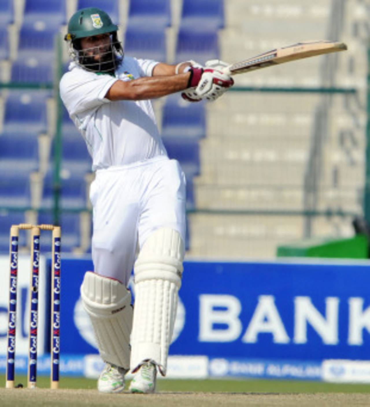Hashim Amla hooks during his 62 off 64 balls, Pakistan v South Africa, 2nd Test, Abu Dhabi, 4th day, November 23, 2010
