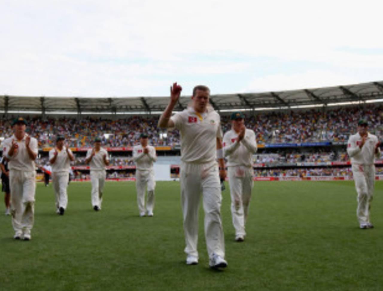 Peter Siddle gets plenty of applause as he walks off after taking a six-for, Australia v England, 1st Test, Brisbane, 1st day, November 25, 2010