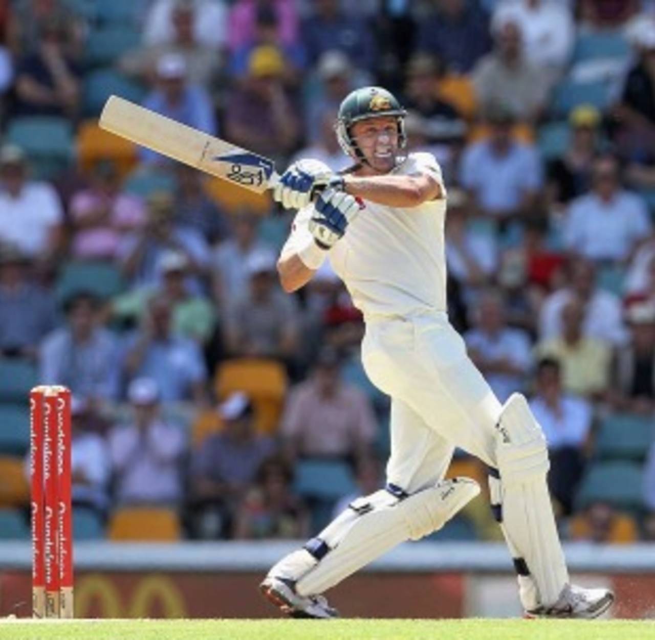 Mike Hussey began with some powerful pulls, Australia v England, 1st Test, Brisbane, 2nd day, November 26, 2010