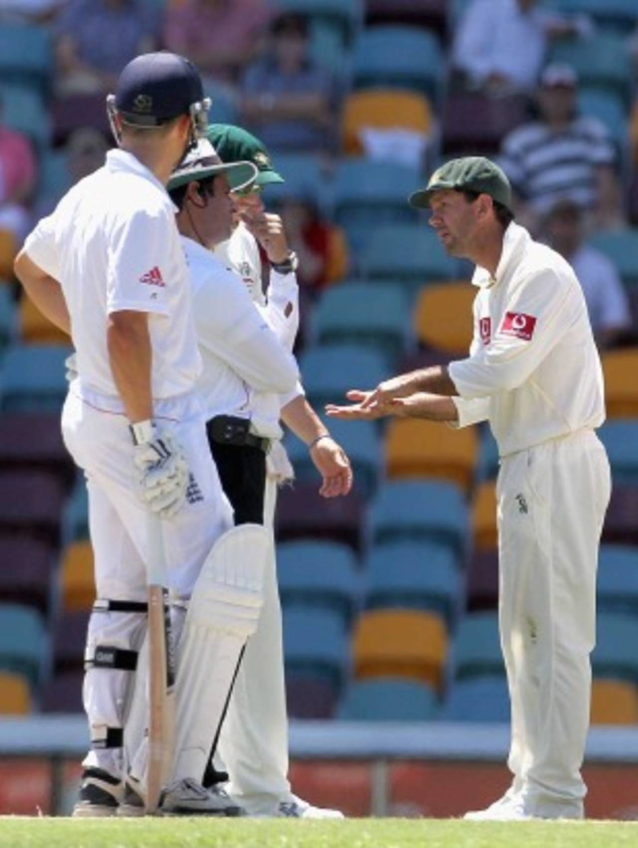 Ricky Ponting argues with Aleem Dar have a catch was ruled not out, Australia v England, 1st Test, Brisbane, 5th day, November 29, 2010