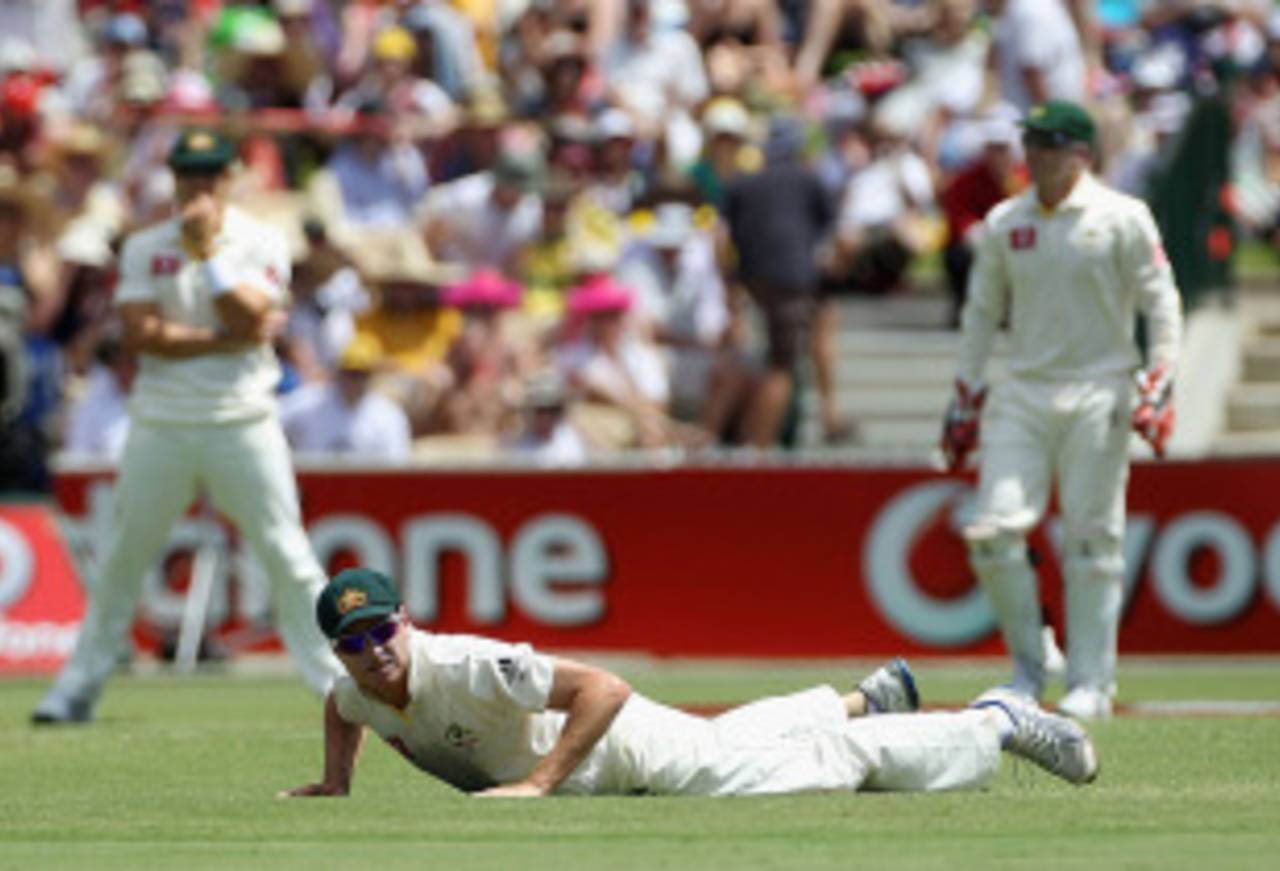 It was a tough day in the field for Australia, Australia v England, 2nd Test, Adelaide, 2nd day, December 4, 2010