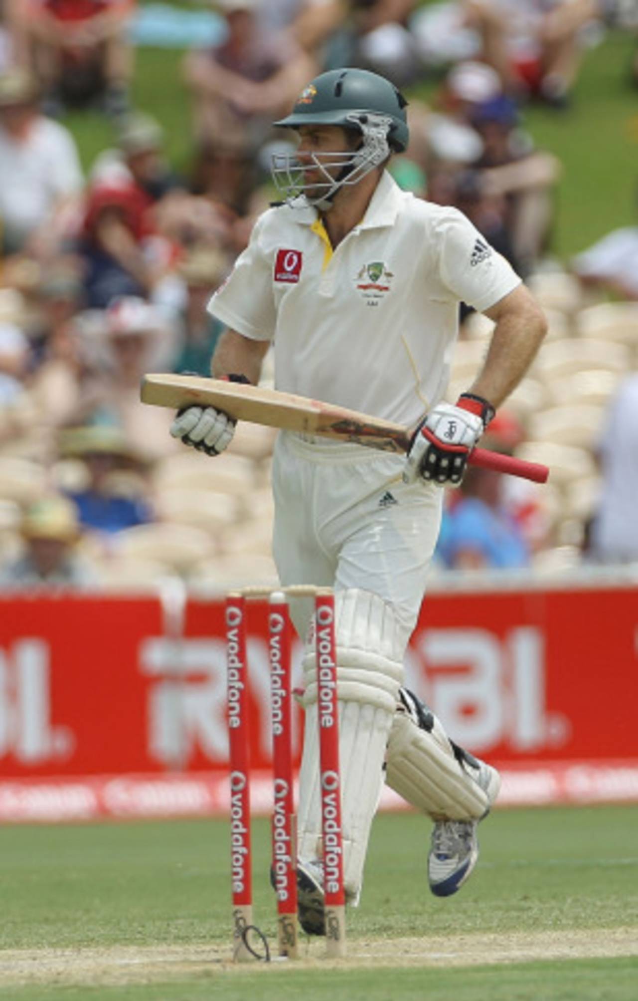 Simon Katich hobbles through for a run, struggling with an Achilles tendon injury, Australia v England, 2nd Test, Adelaide, 4th day, December 6, 2010